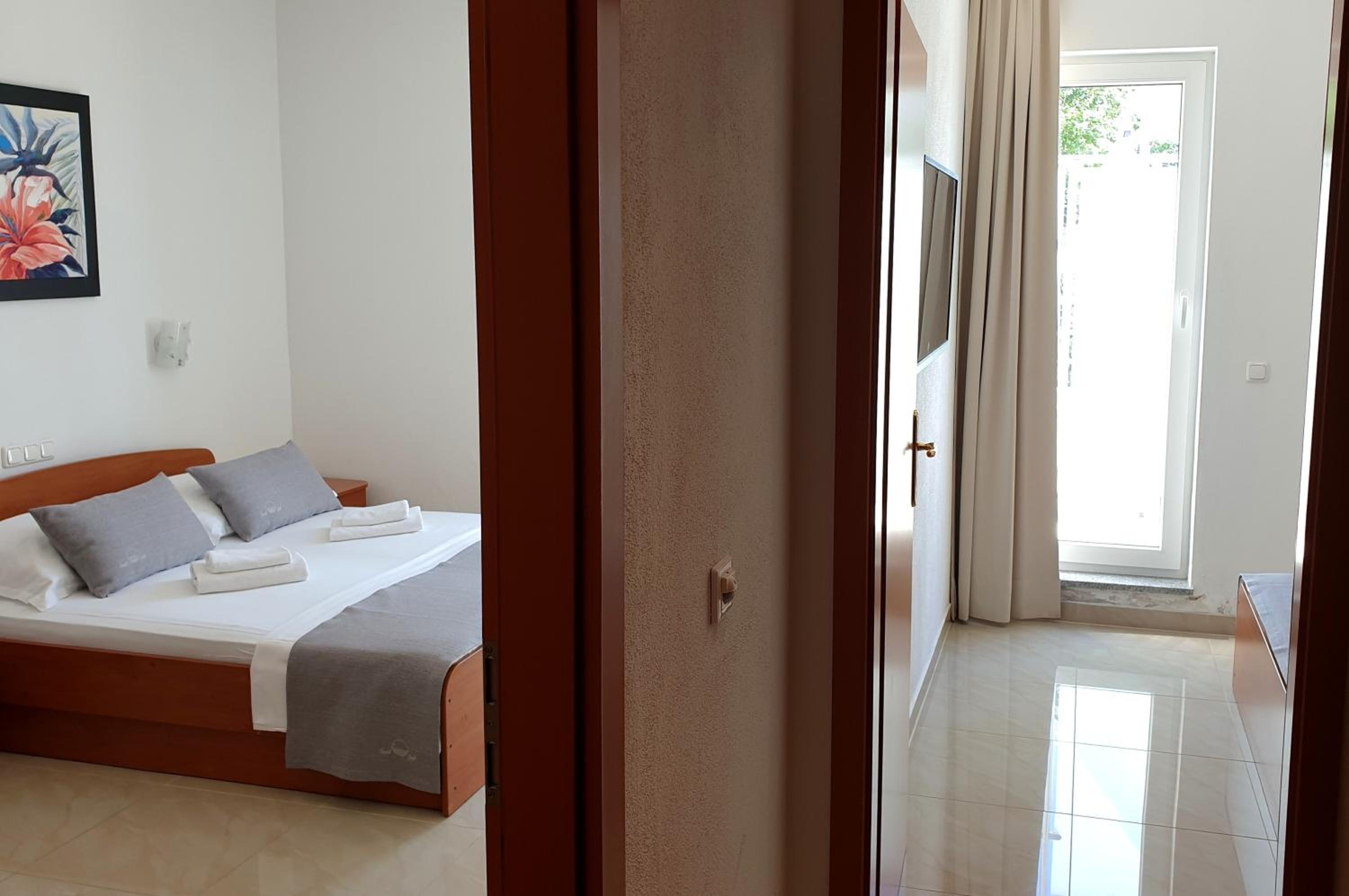 Sunset Split Rooms