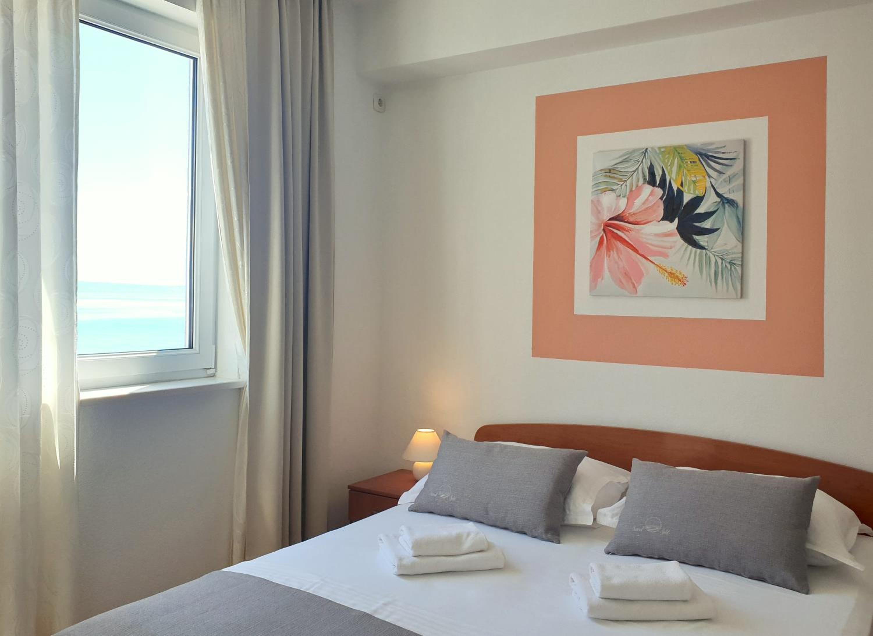 Sunset Split Rooms