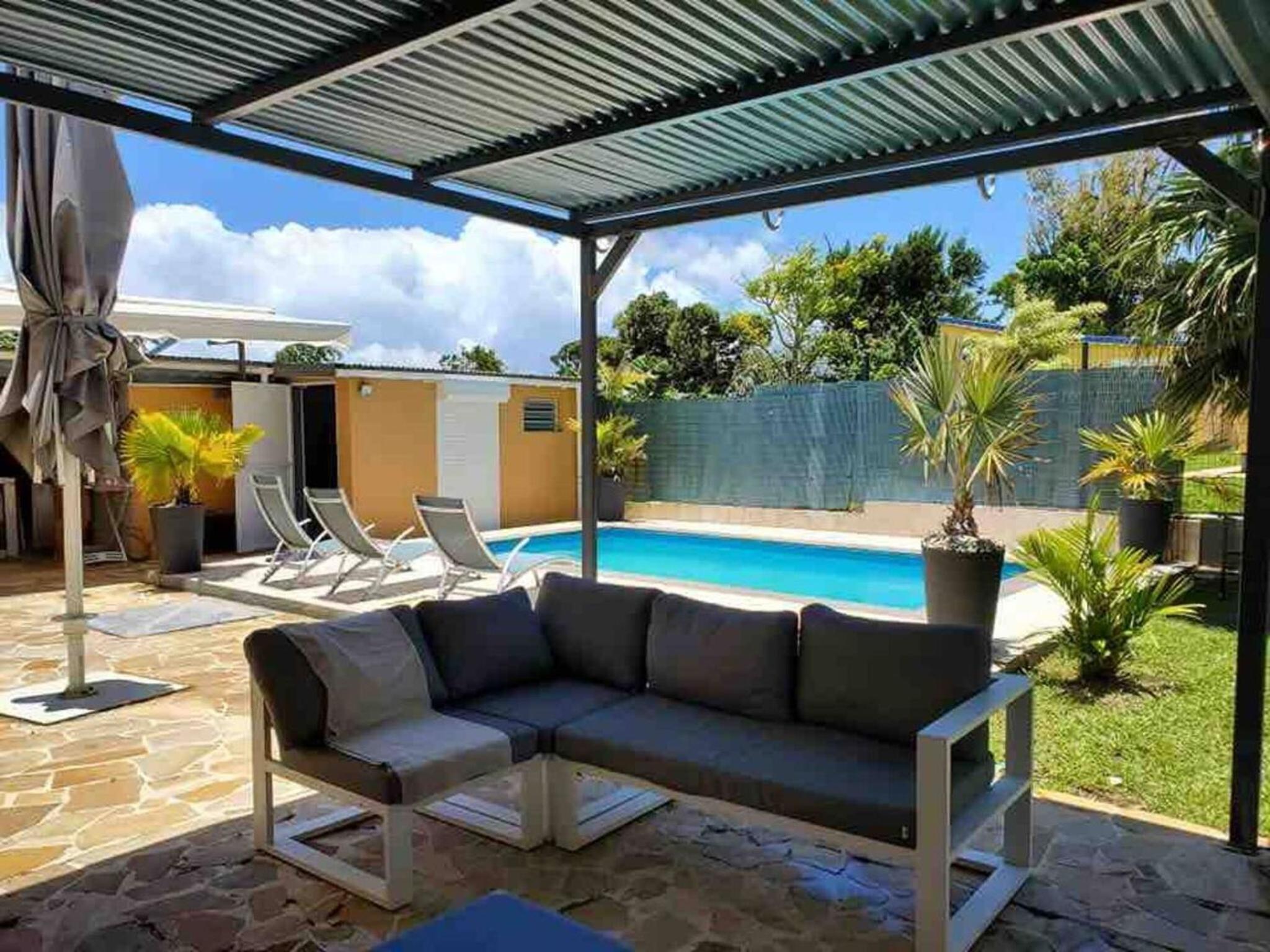 Appartement accueillant a Gourbeyre 38 m² avec piscine view 2