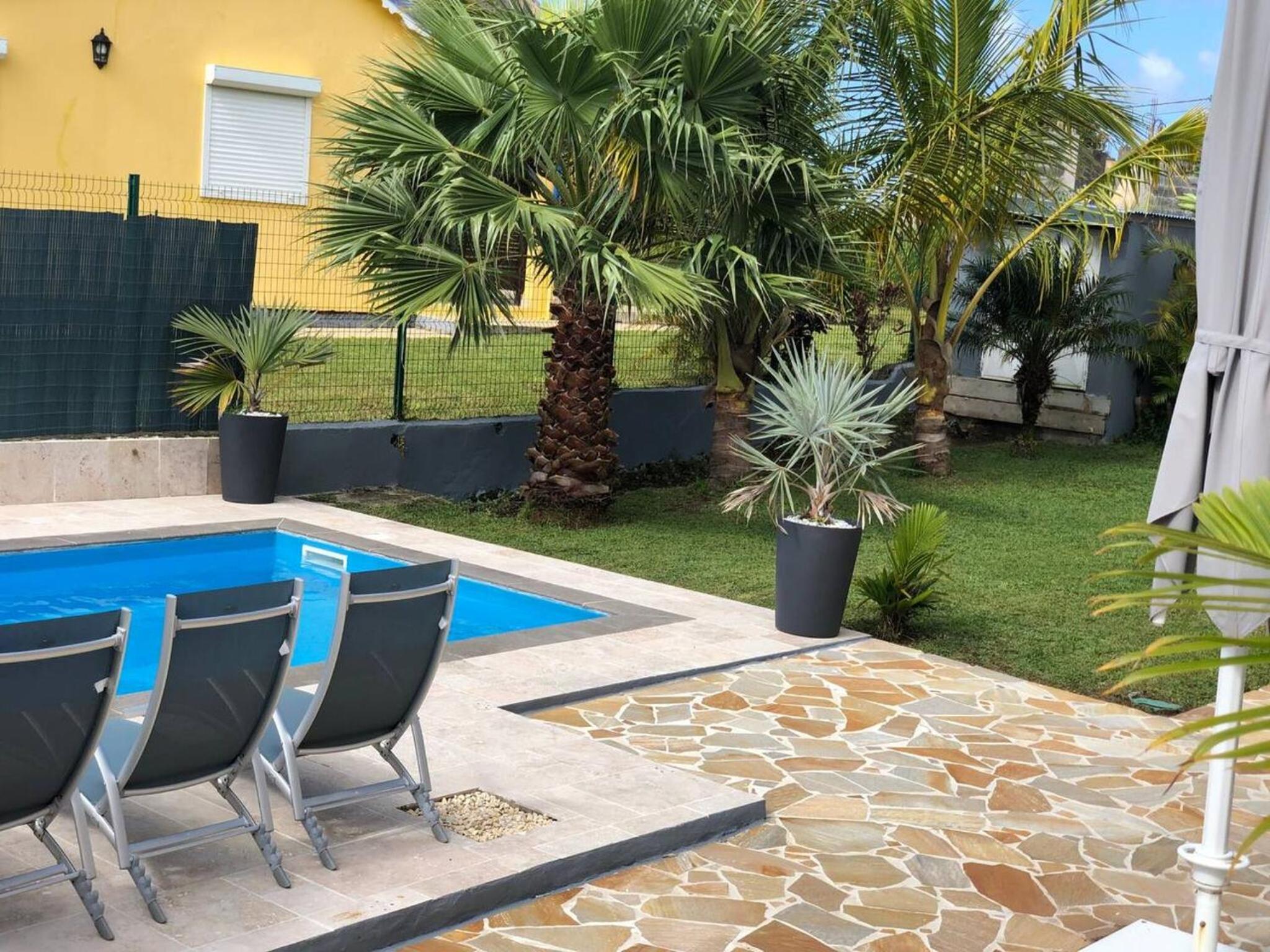 Appartement accueillant a Gourbeyre 38 m² avec piscine view 3