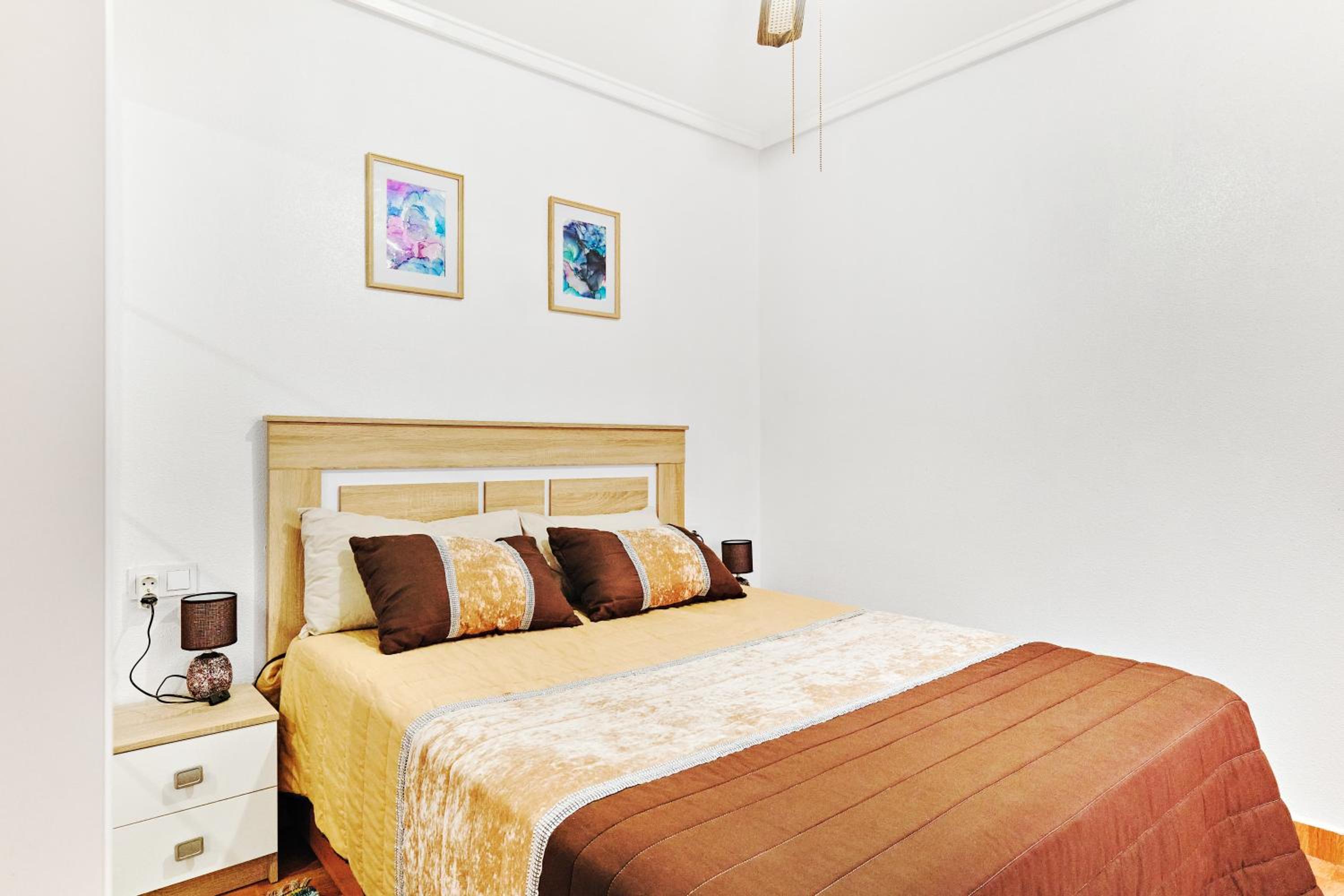 Аcogedor apartamento de dos dormitorios en torrevieja