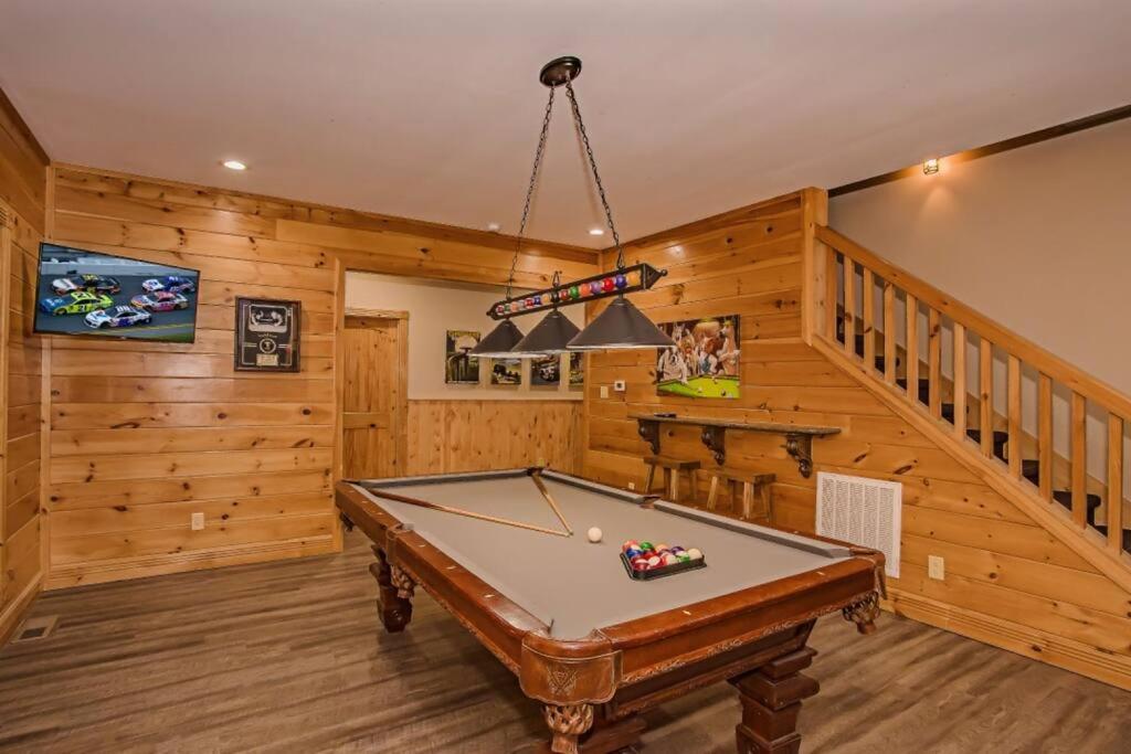 Splashing at the Bluff - Premier Smoky Mountain Views - Indoor Pool Spa - Luxury Cabin - Gatlinburg - Pigeon Forge view 3