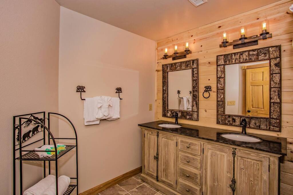 Splashing at the Bluff - Premier Smoky Mountain Views - Indoor Pool Spa - Luxury Cabin - Gatlinburg - Pigeon Forge view 5
