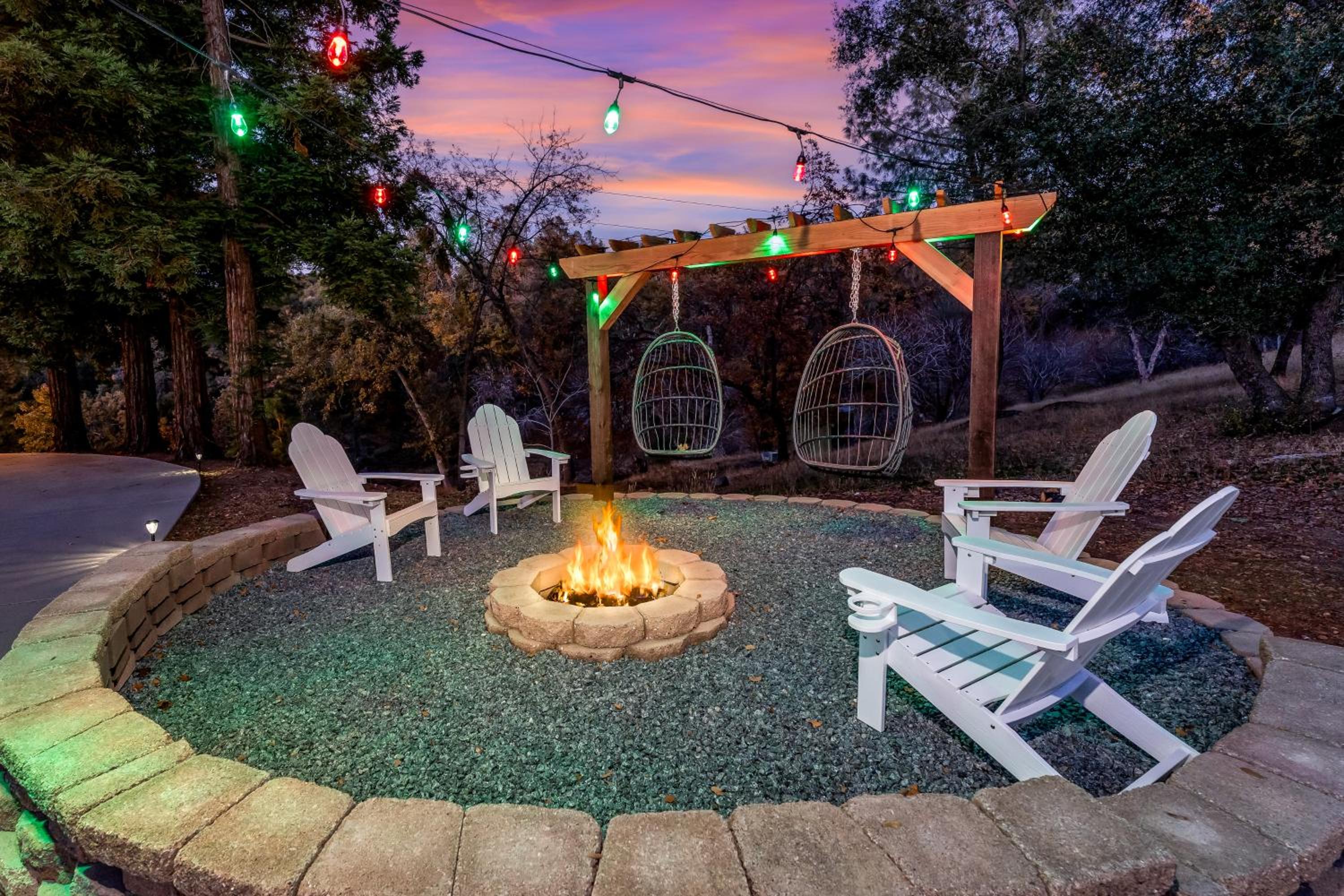 Private 2 Homes for 16 Near Yosemite & Bass Lake