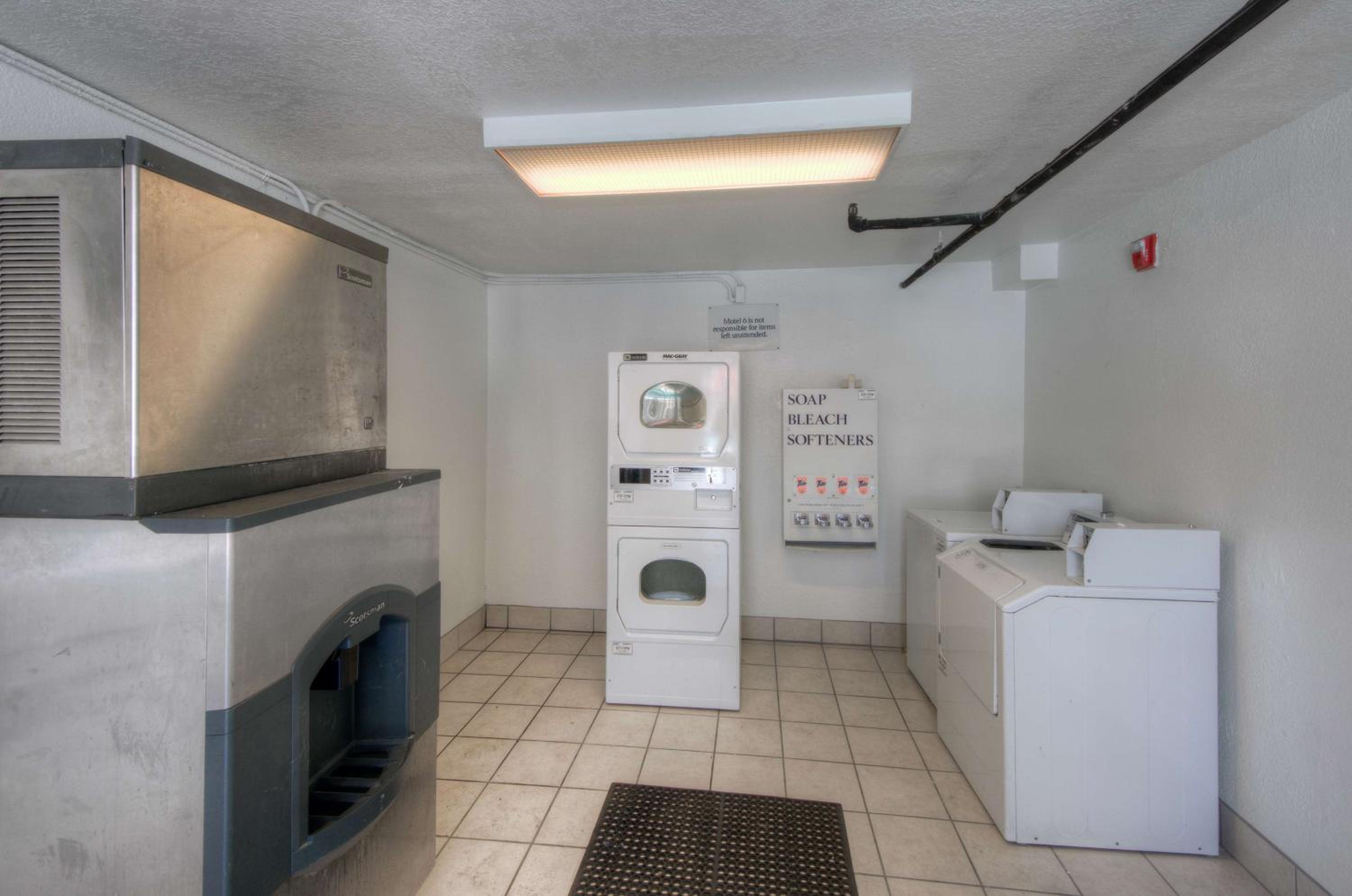 Motel 6-Bradenton, FL - Property Image 11