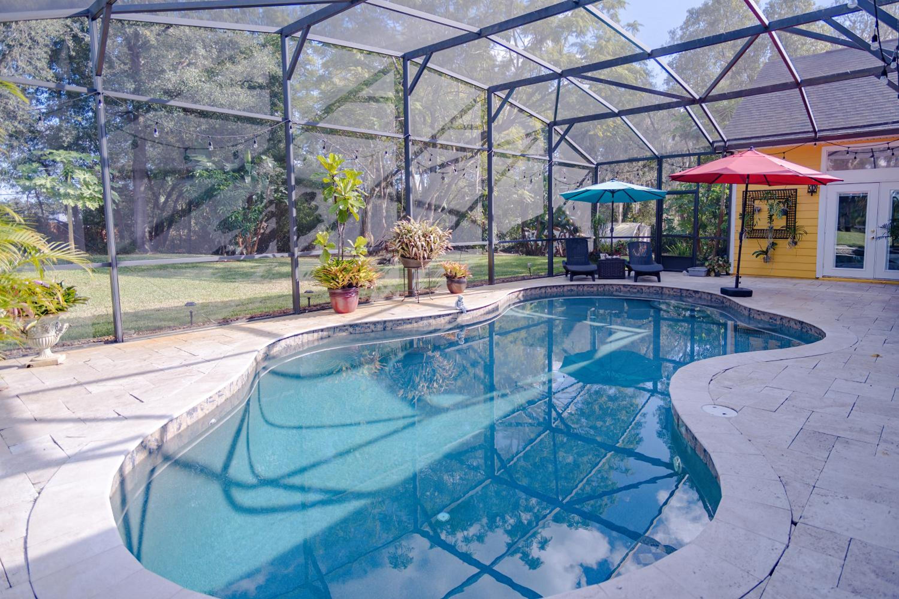 Paradise in a country setting 1100 sq ft apartment view 3