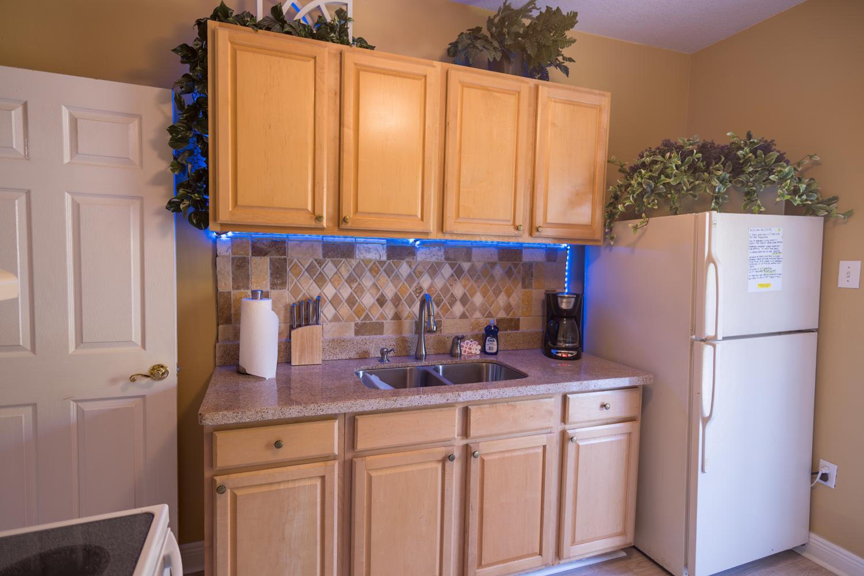 Paradise in a country setting 1100 sq ft apartment view 5