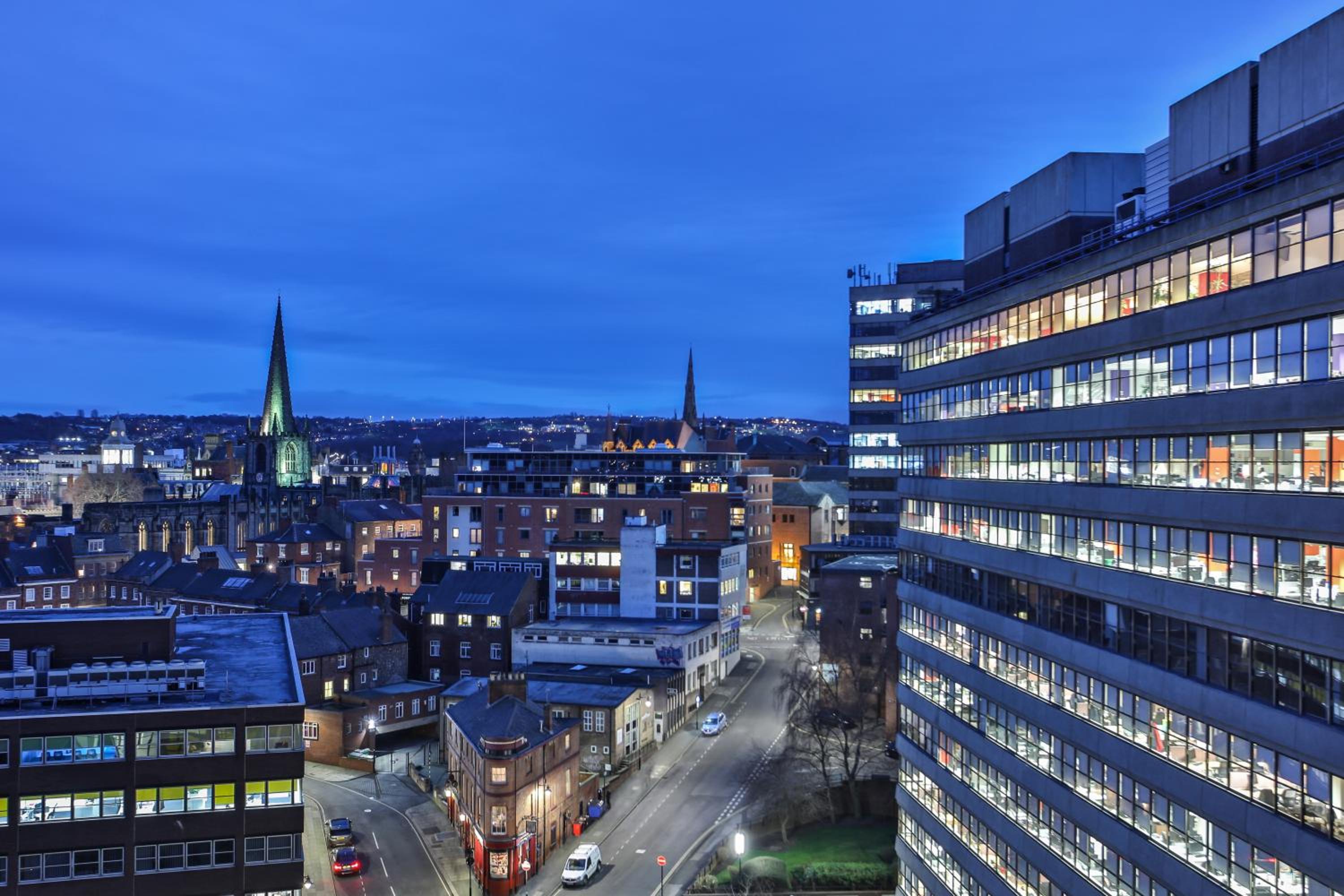 Skyview City Centre Apartment 2 Bedrooms 4 Beds 2 Showers Free Parking view 3