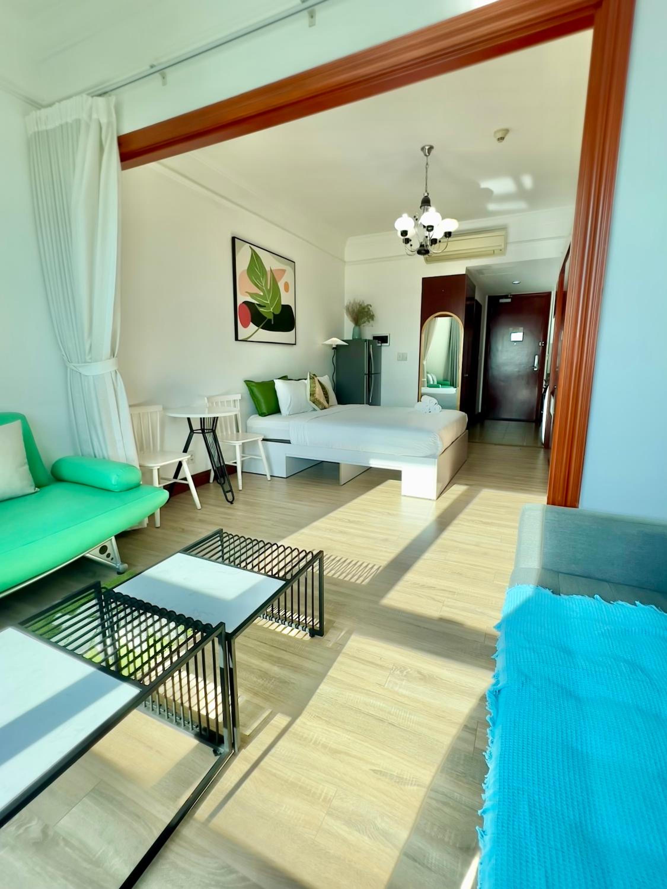 Diny ApartHotel - Rooftop Pool - The Manor 2