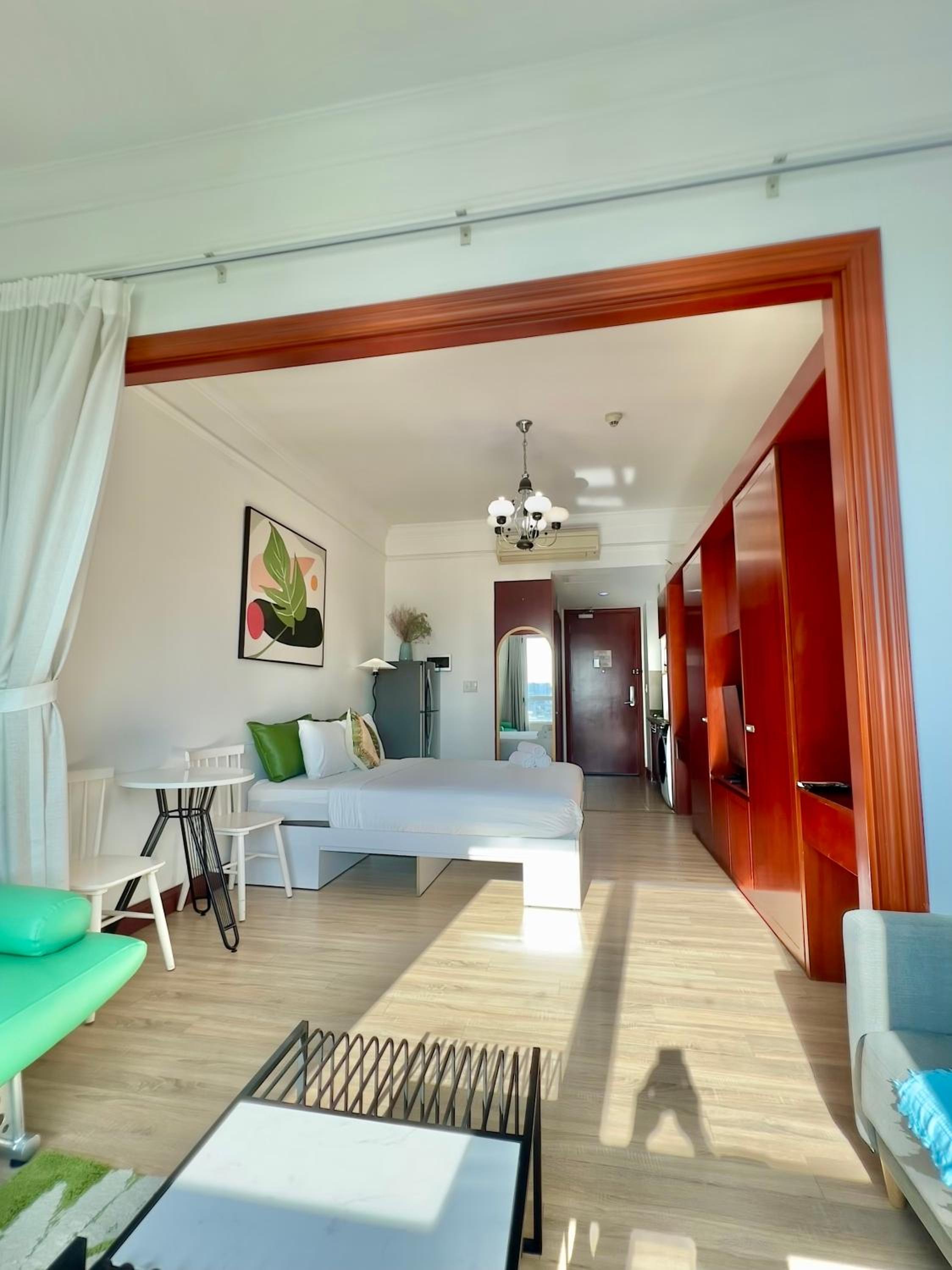 Diny ApartHotel - Rooftop Pool - The Manor 2