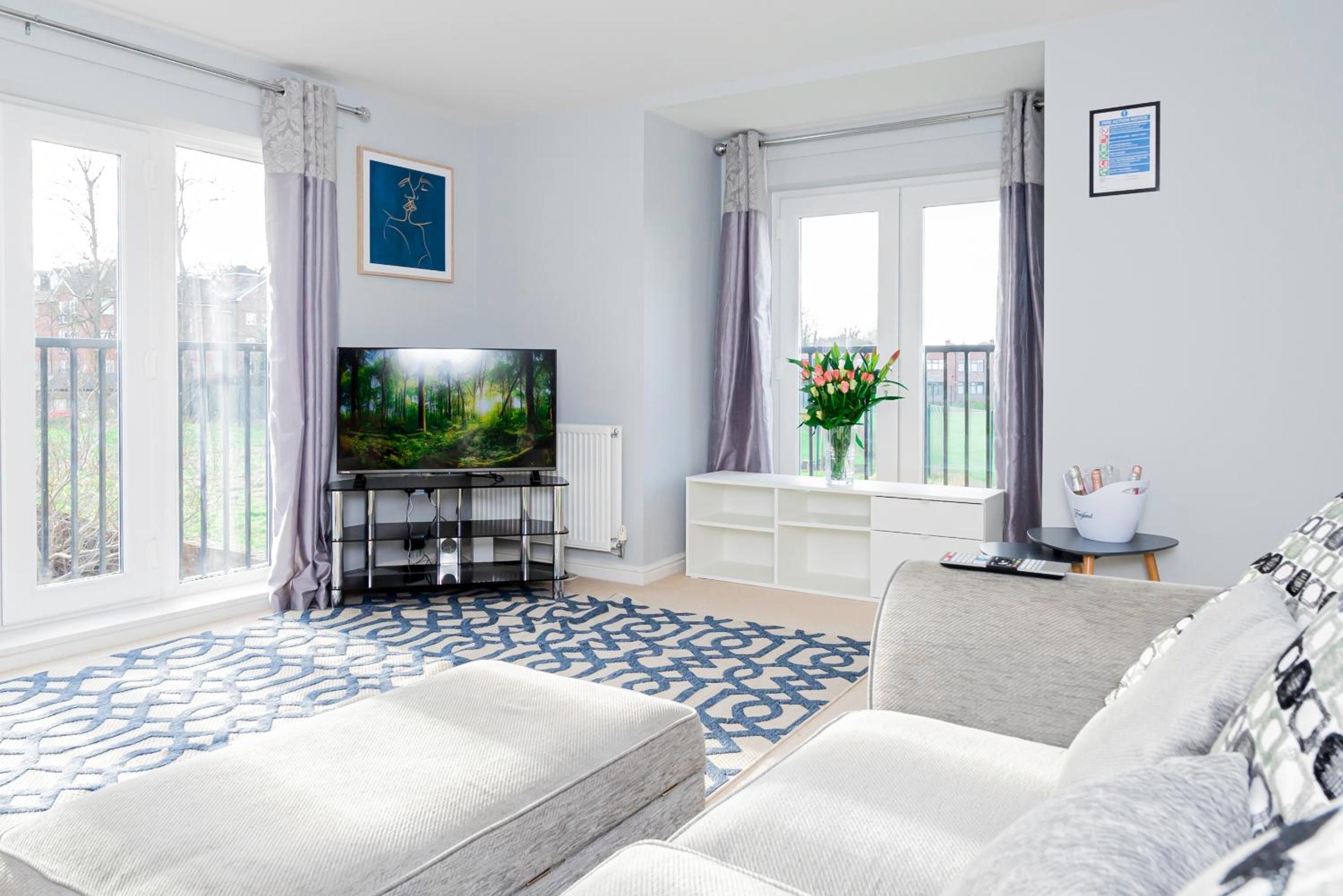 Wow BooK ME 9 beds 25 Baths CONTRACTORS,FAMILY! view 4