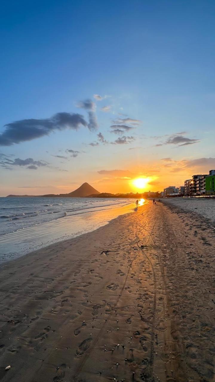 Apartamento sem vista ao mar, à 15 metros da praia de Piúma