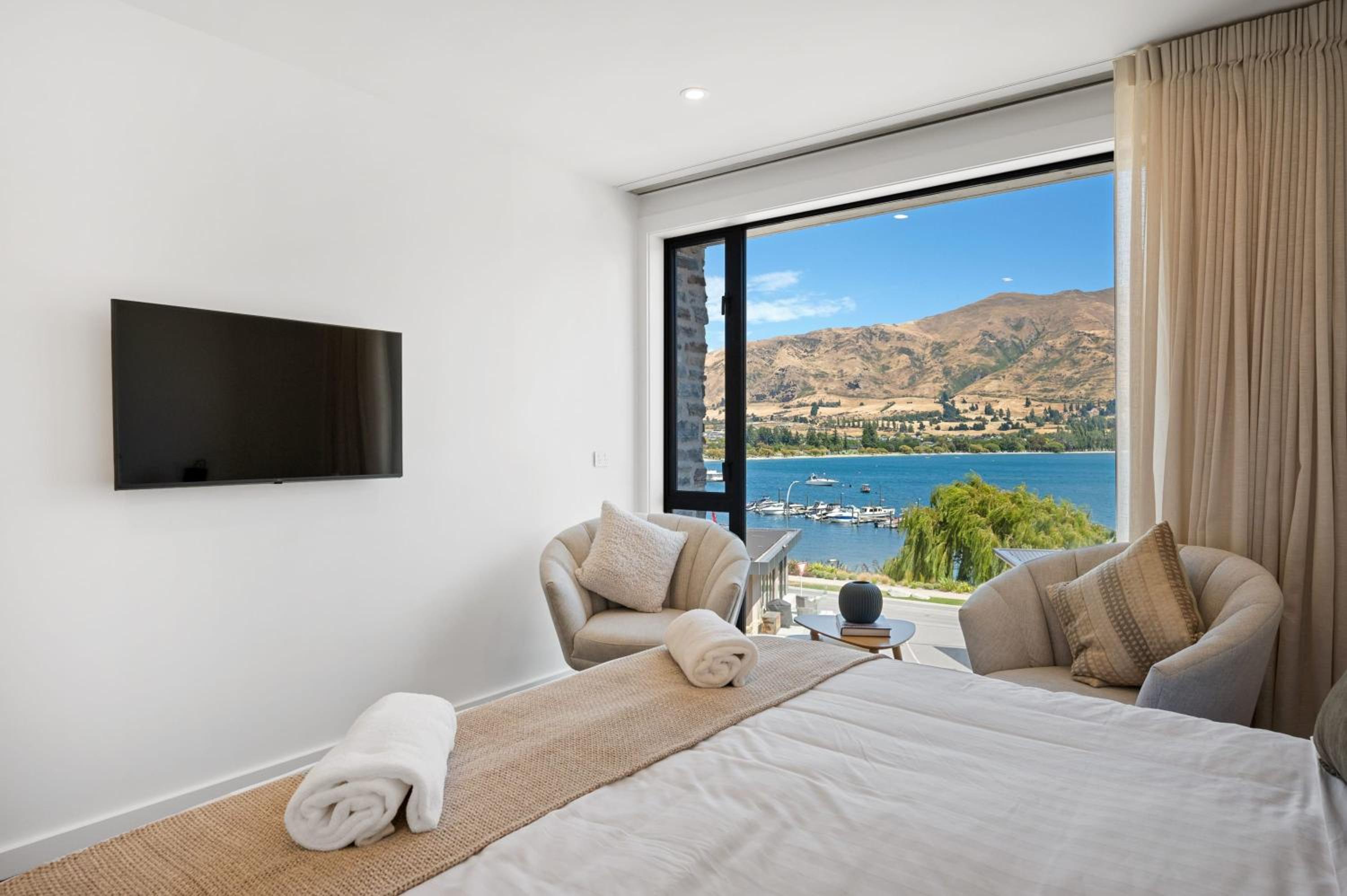Hotel Lakeside Luxury Studio Apartment