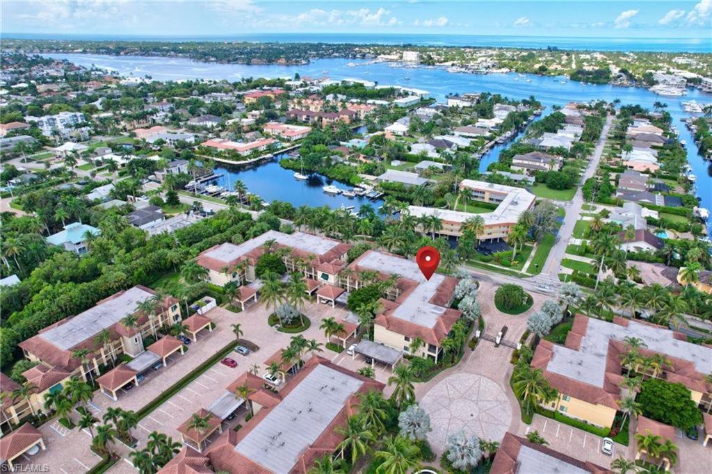 Beautiful Condo in Naples!