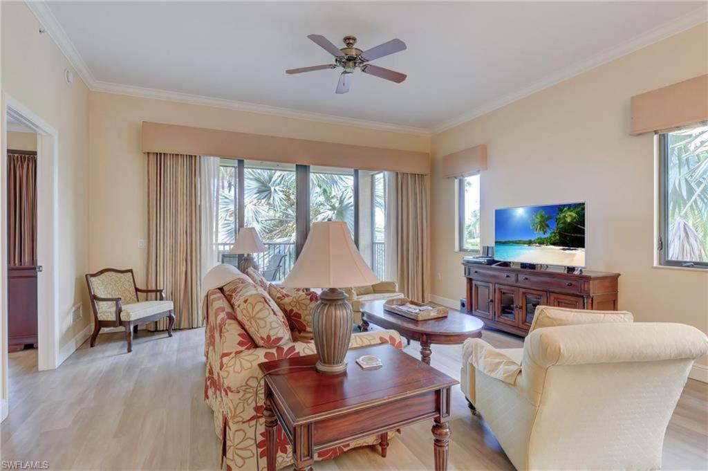 Beautiful Condo in Naples!