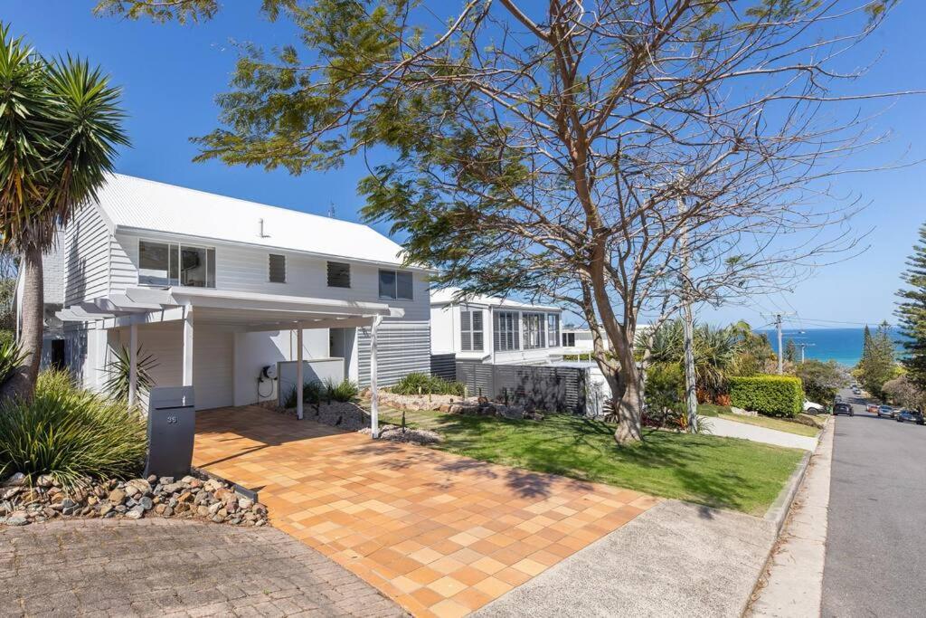WHITE BEACH HOUSE High on Belmore, PETS welcome