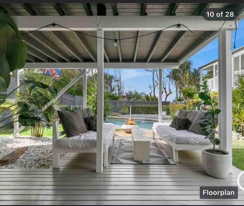 WHITE BEACH HOUSE High on Belmore, PETS welcome