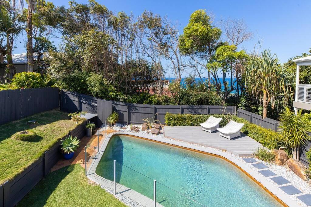 WHITE BEACH HOUSE High on Belmore, PETS welcome