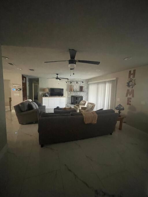 Tampa Vacations - Pura Vida Lake House - Property Image 5