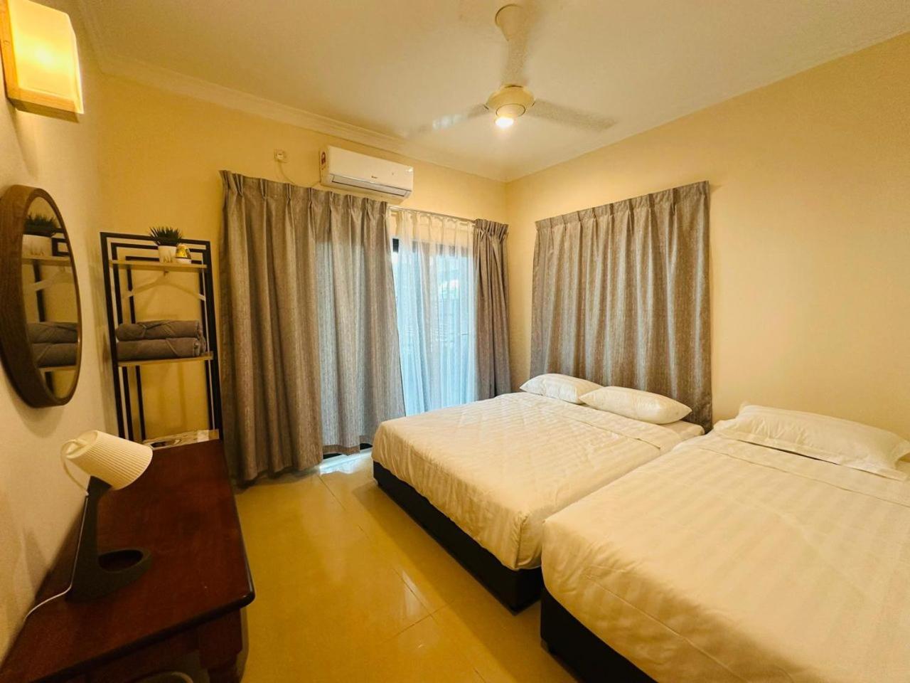 Landed 4BR 11PAX Near Airport KK photo 3