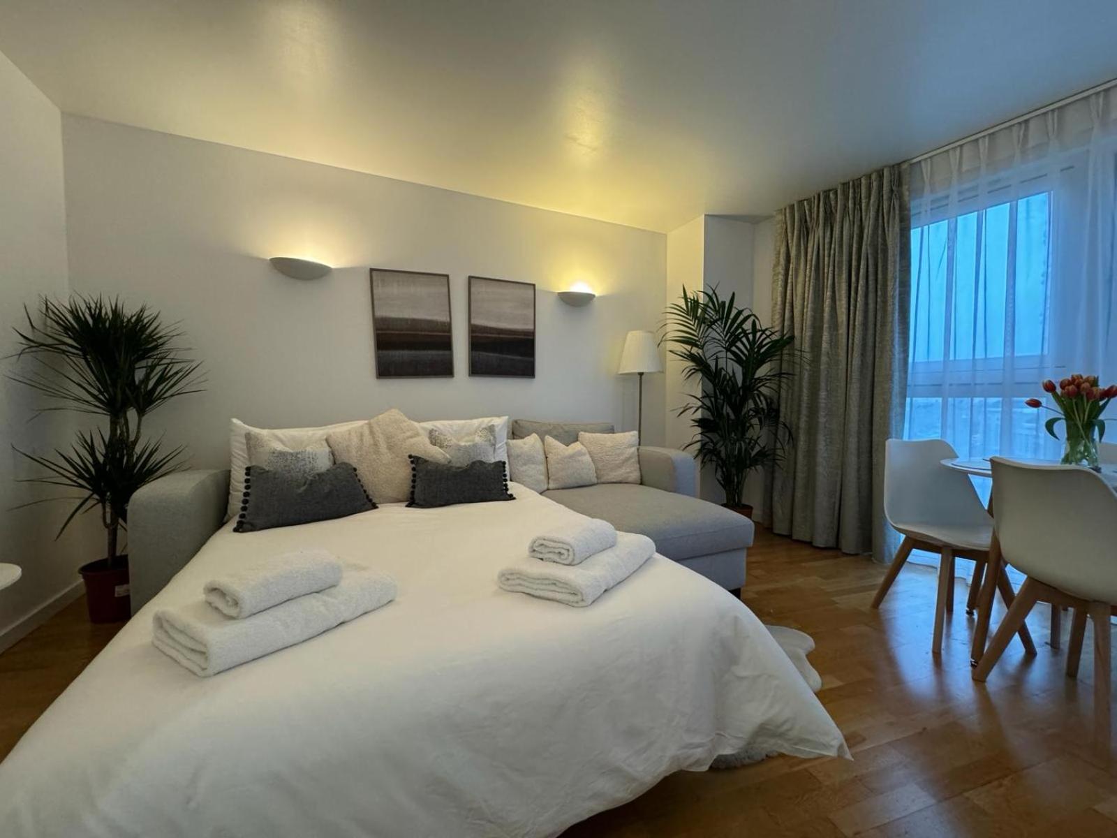 Luxury Apartment in Canary Wharf