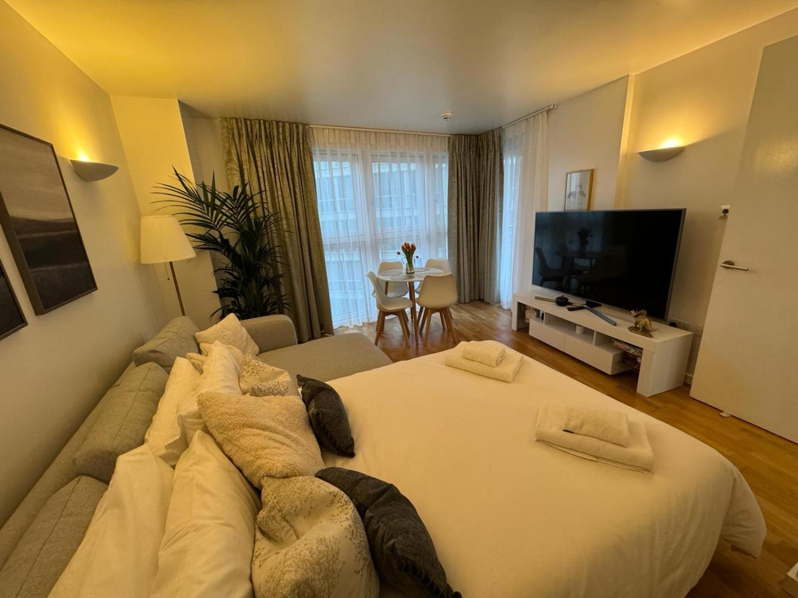 Luxury Apartment in Canary Wharf