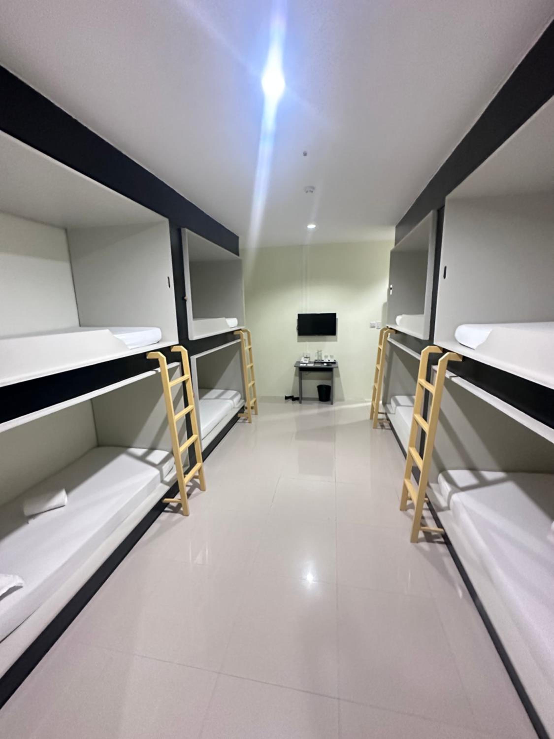 Travelbee Airport Inn