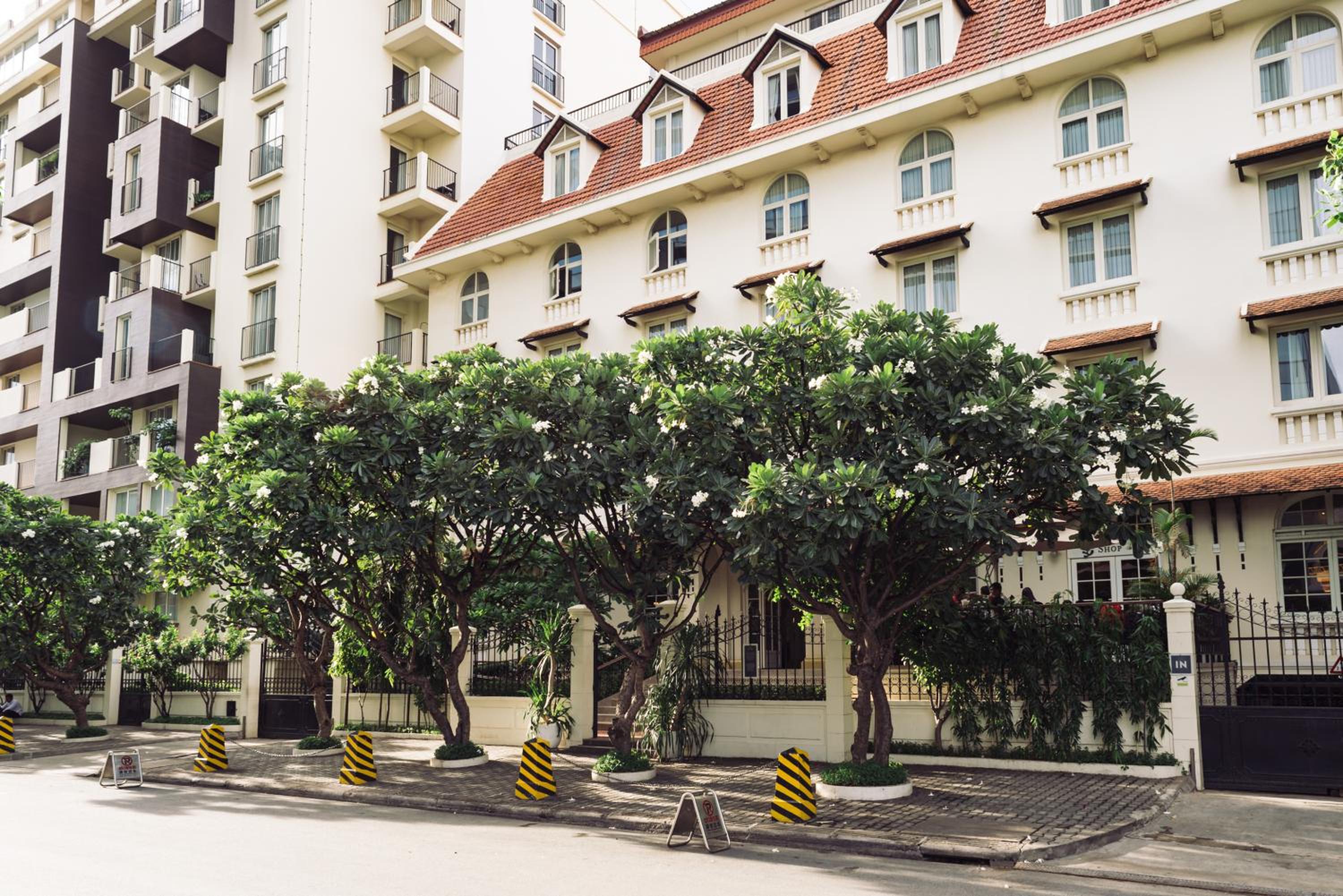 Central Mansions Hotel and Apartments view 3
