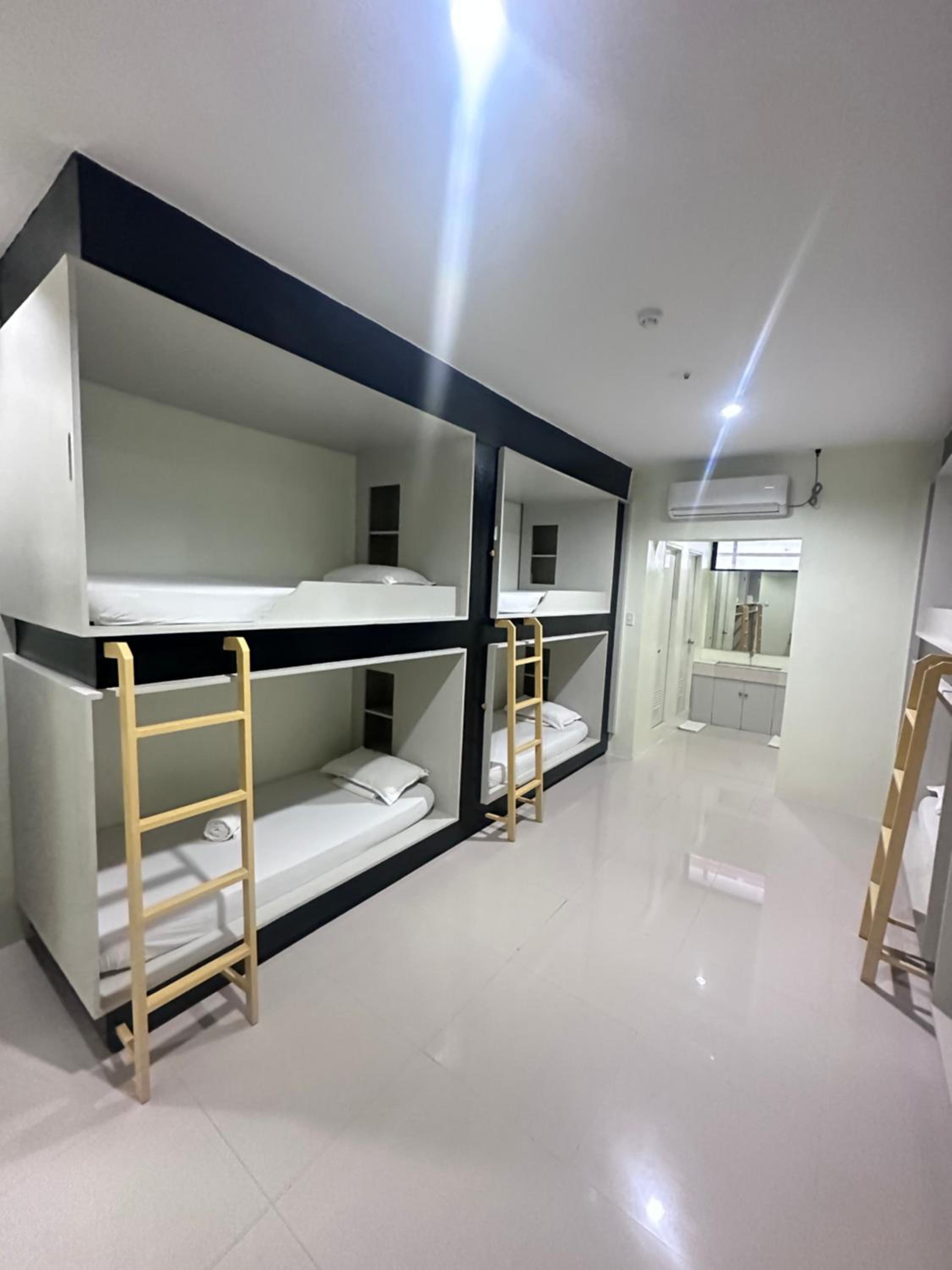 Travelbee Airport Inn