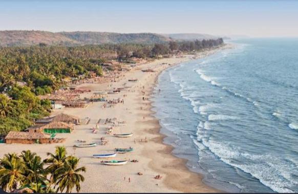 Madrid Home Goa 2 min walk to Beach