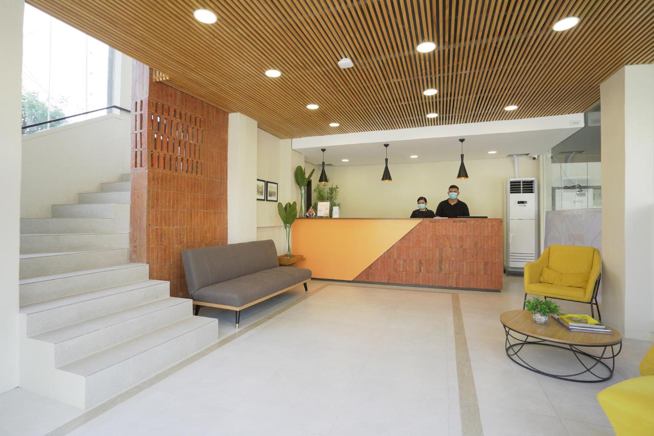 Travelbee Airport Inn