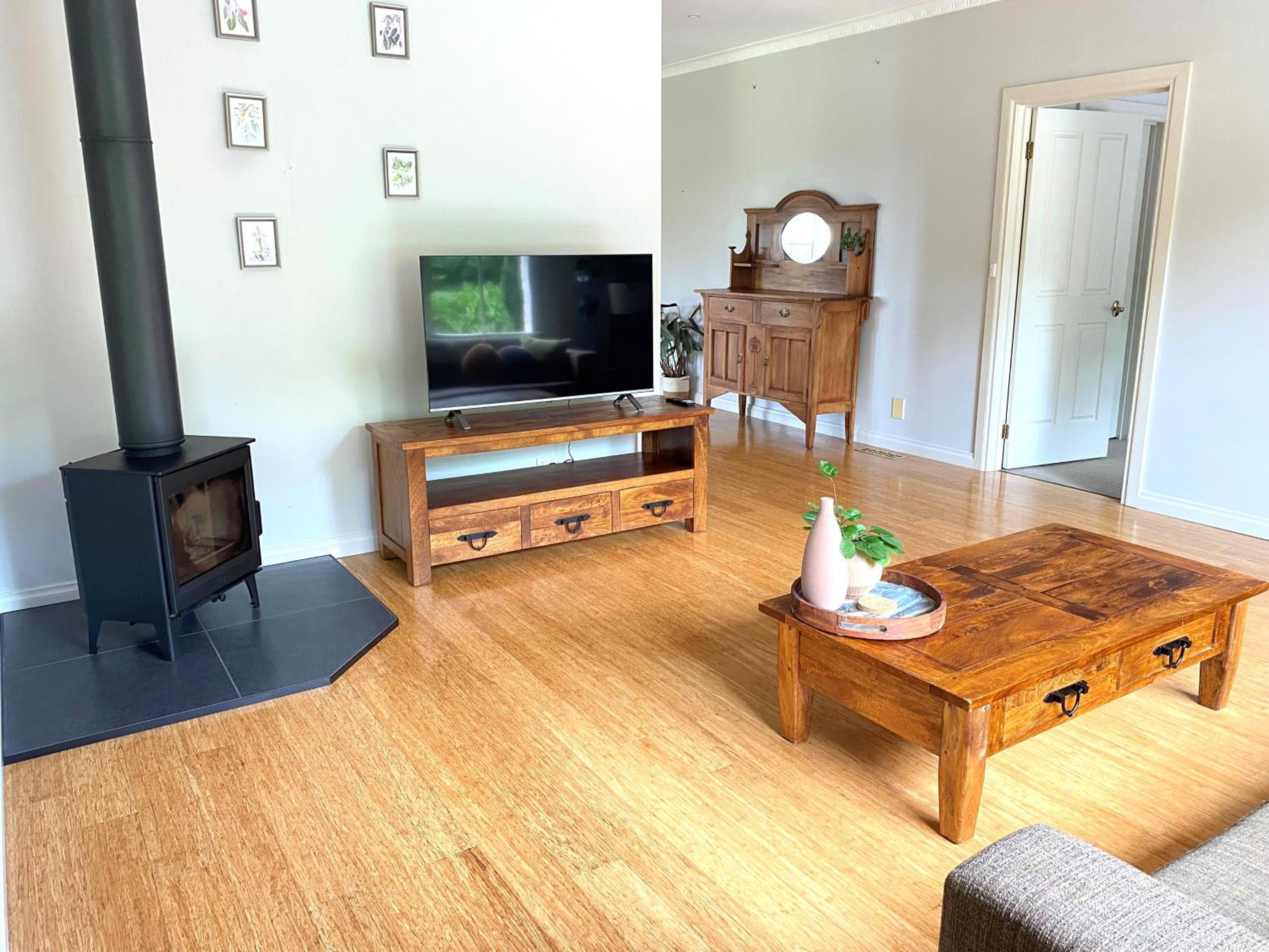 Farmhouse in the heart of wine country, 10 minutes to beach