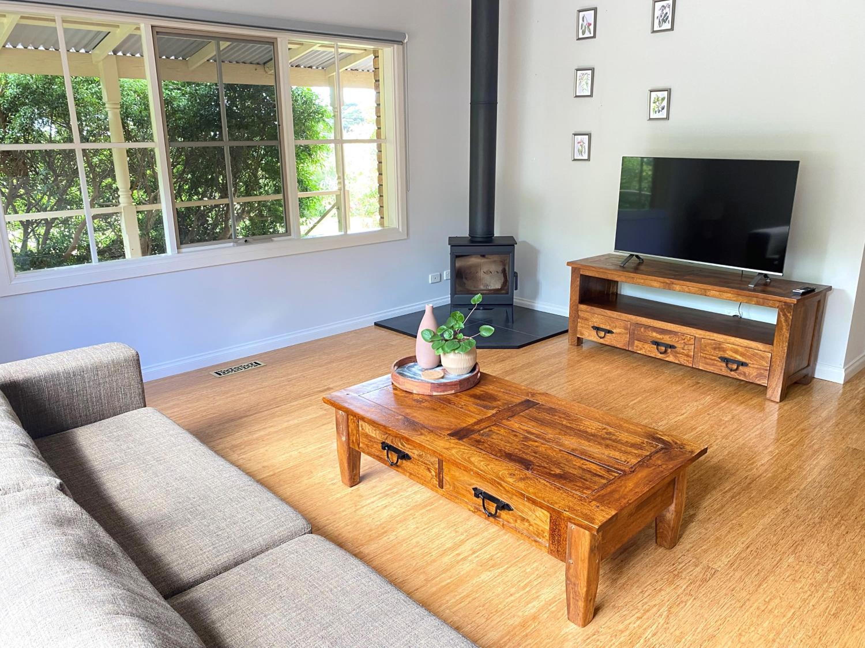 Farmhouse in the heart of wine country, 10 minutes to beach