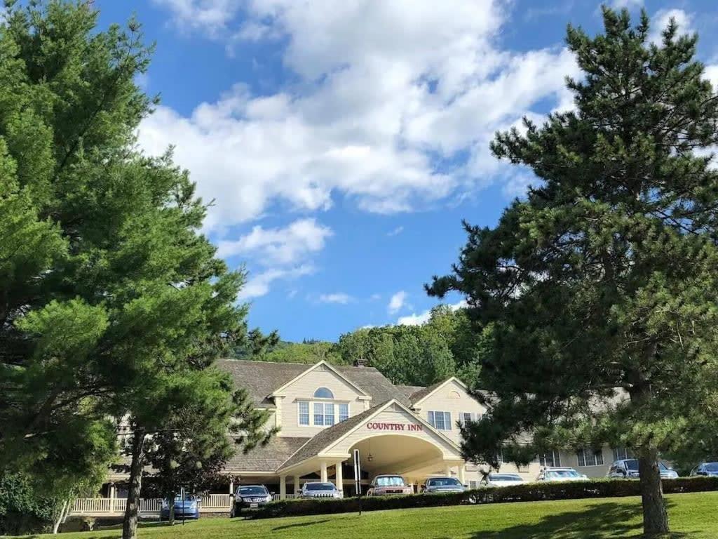 Hotel 1st Floor Mountain View Suite Ski On Off At Jiminy- Fully Redone Decor