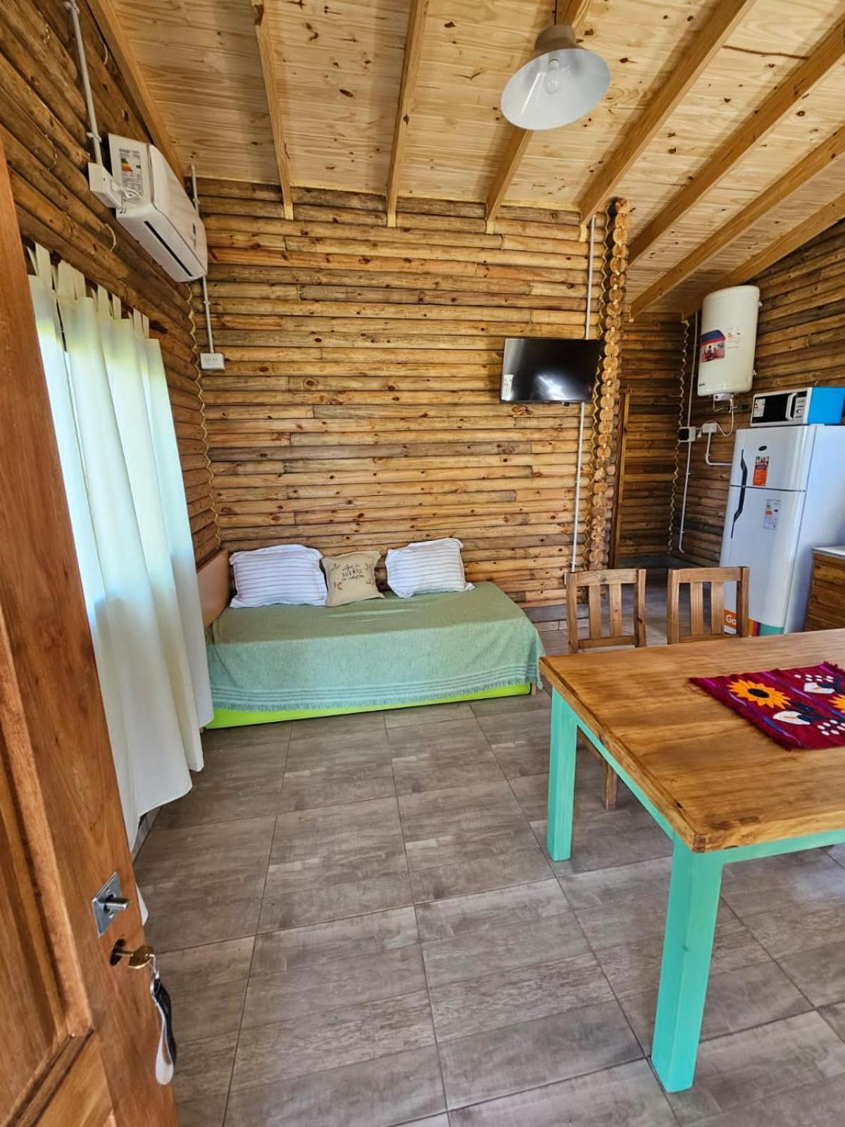 Campo Cuyen, Cabañas