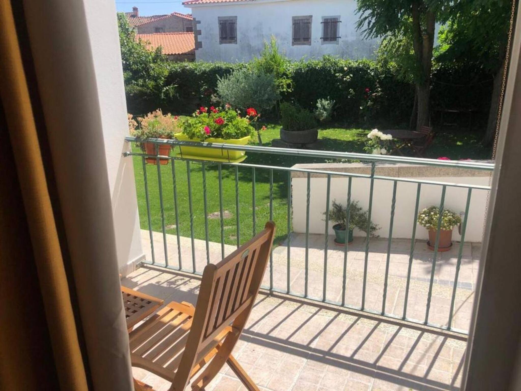 Spacious house with garden near Bemposta + private pool view 3