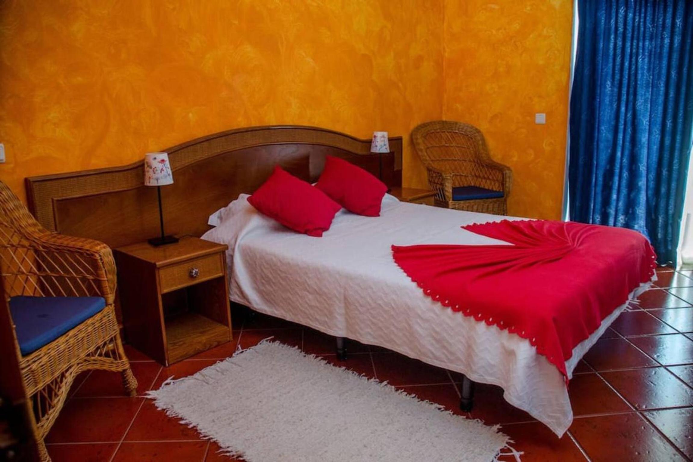 Spacious house with garden near Bemposta + private pool view 4