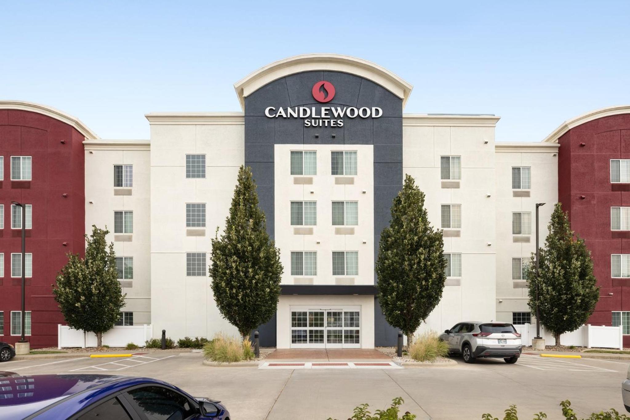 Hotel Candlewood Suites Sioux Falls, an IHG Hotel - Image 1