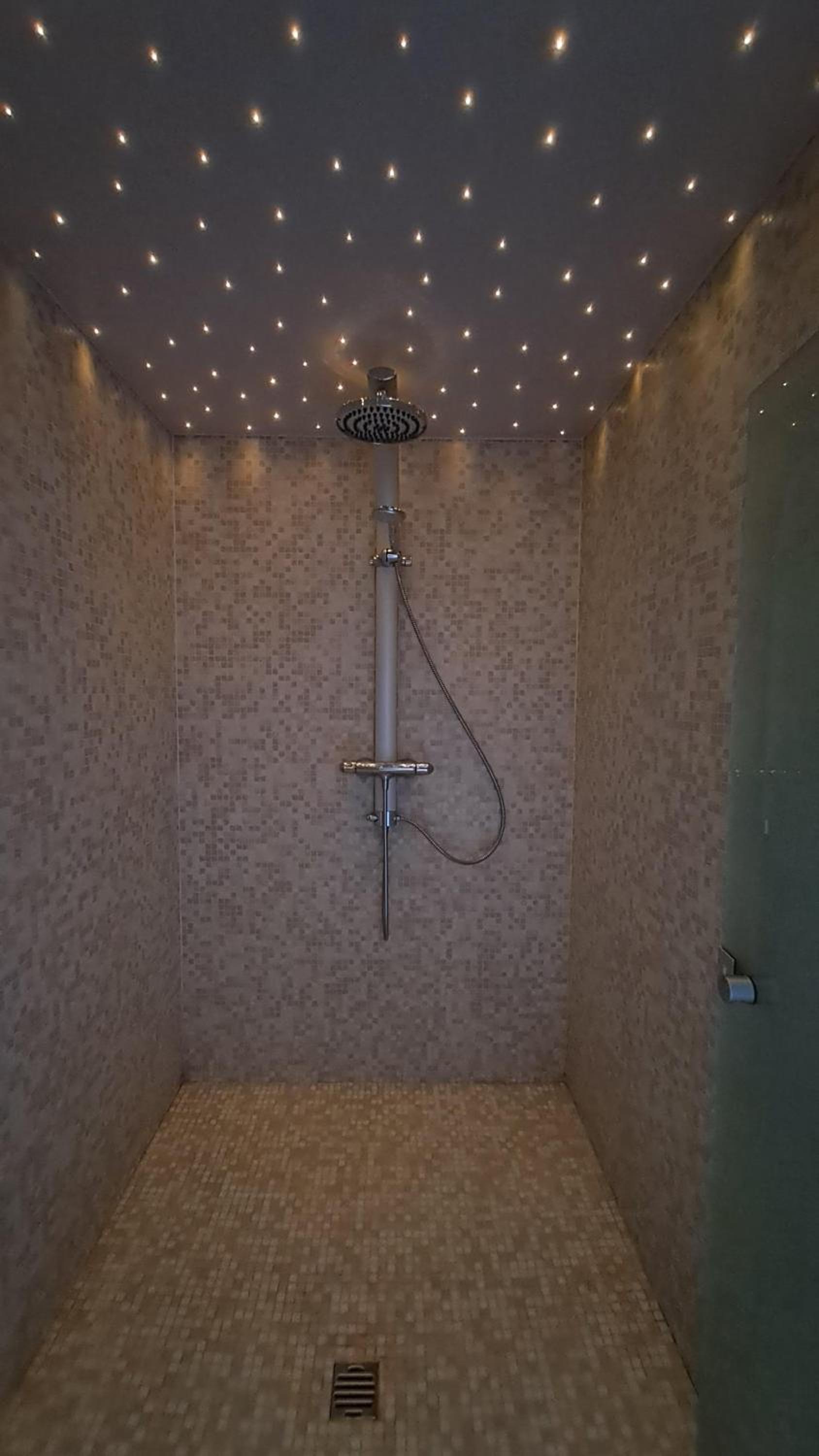 BeautyD JUNIOR-SUITE family room for up to 3 children centrum GULLEGEM KORTRIJK