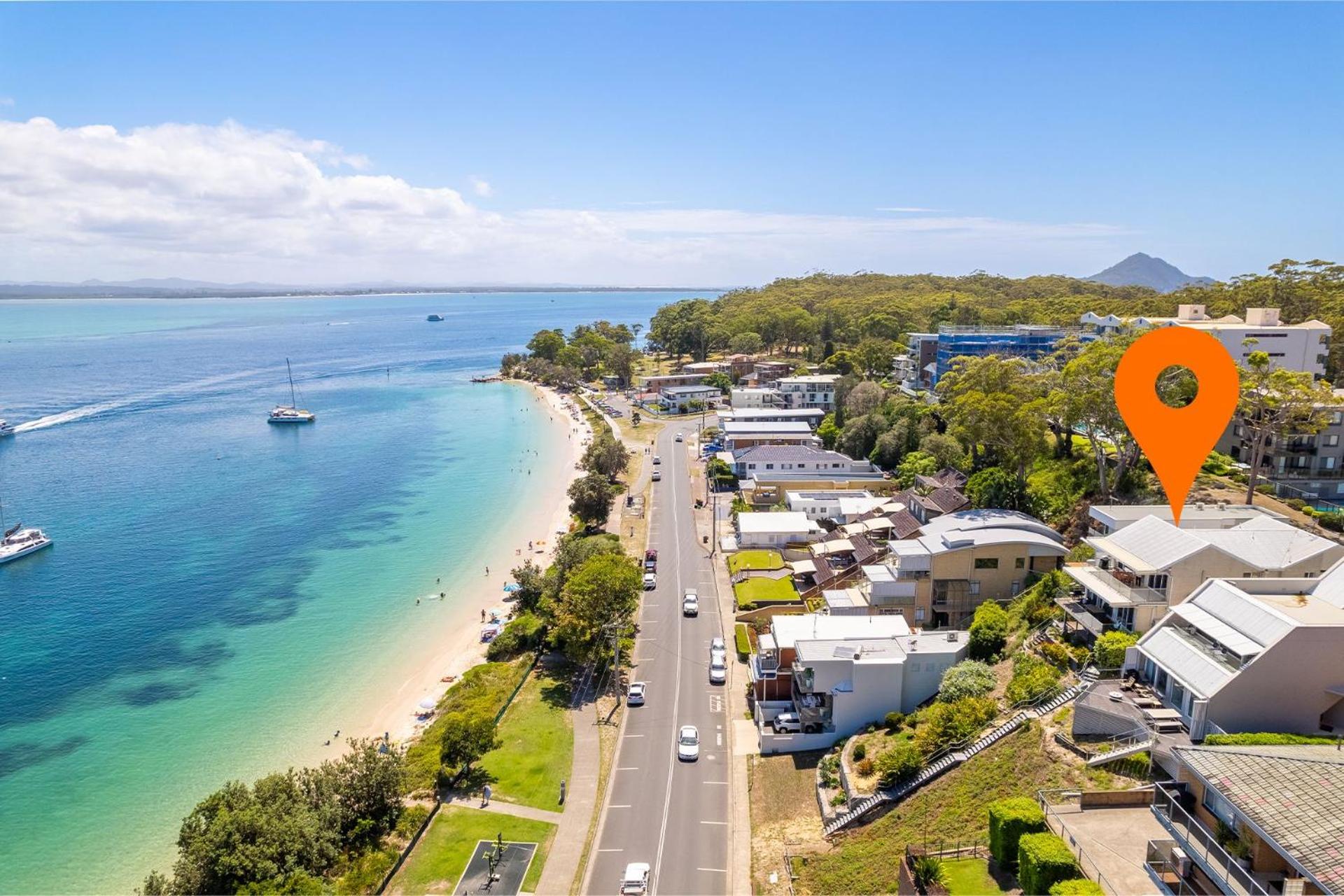 Classic View 2, 2 49 Victoria Pde - panoramic water views, aircon, free Wifi