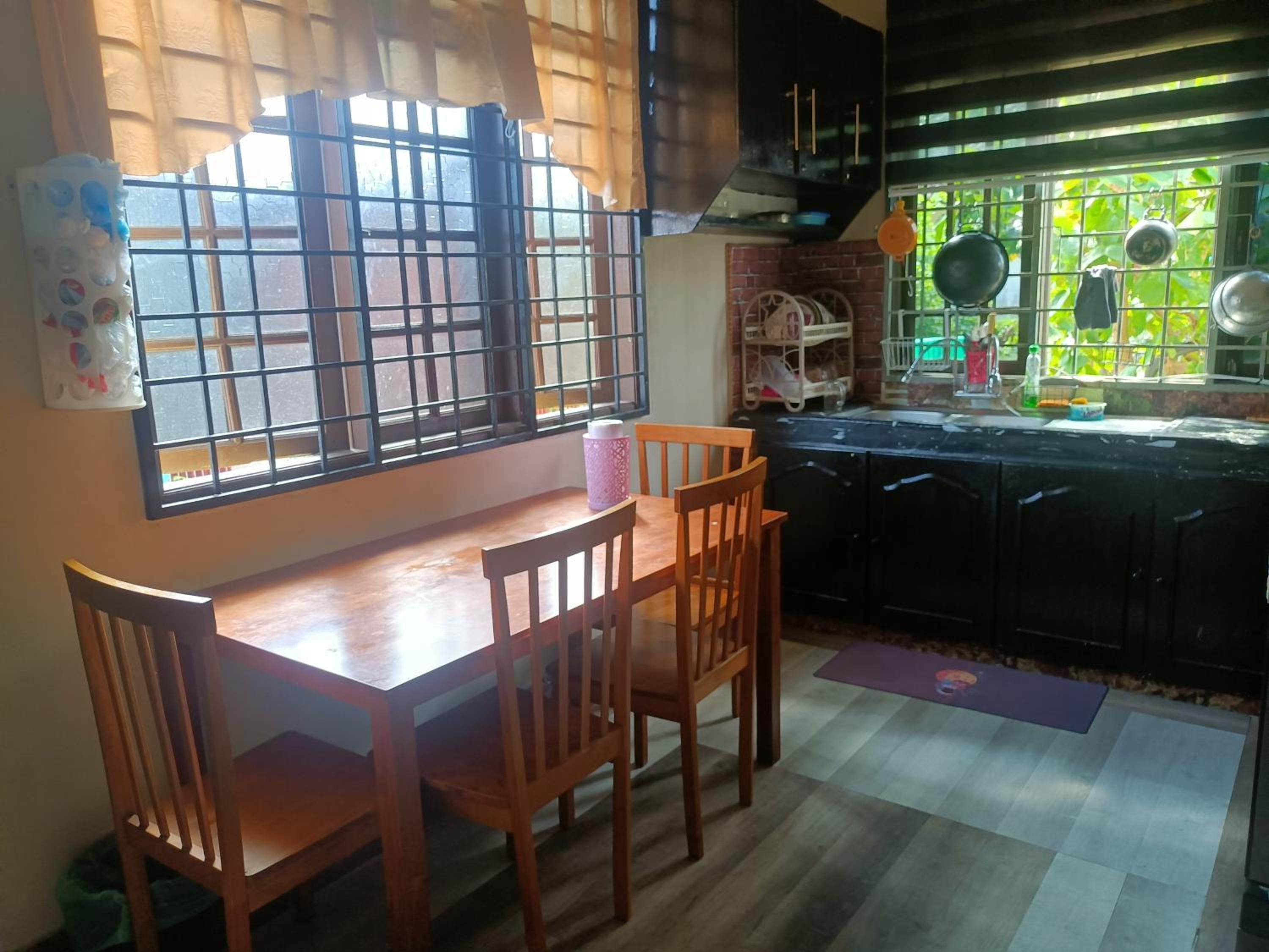 Saffira Homestay Near Universiti Malaya Education Centre -UMEC