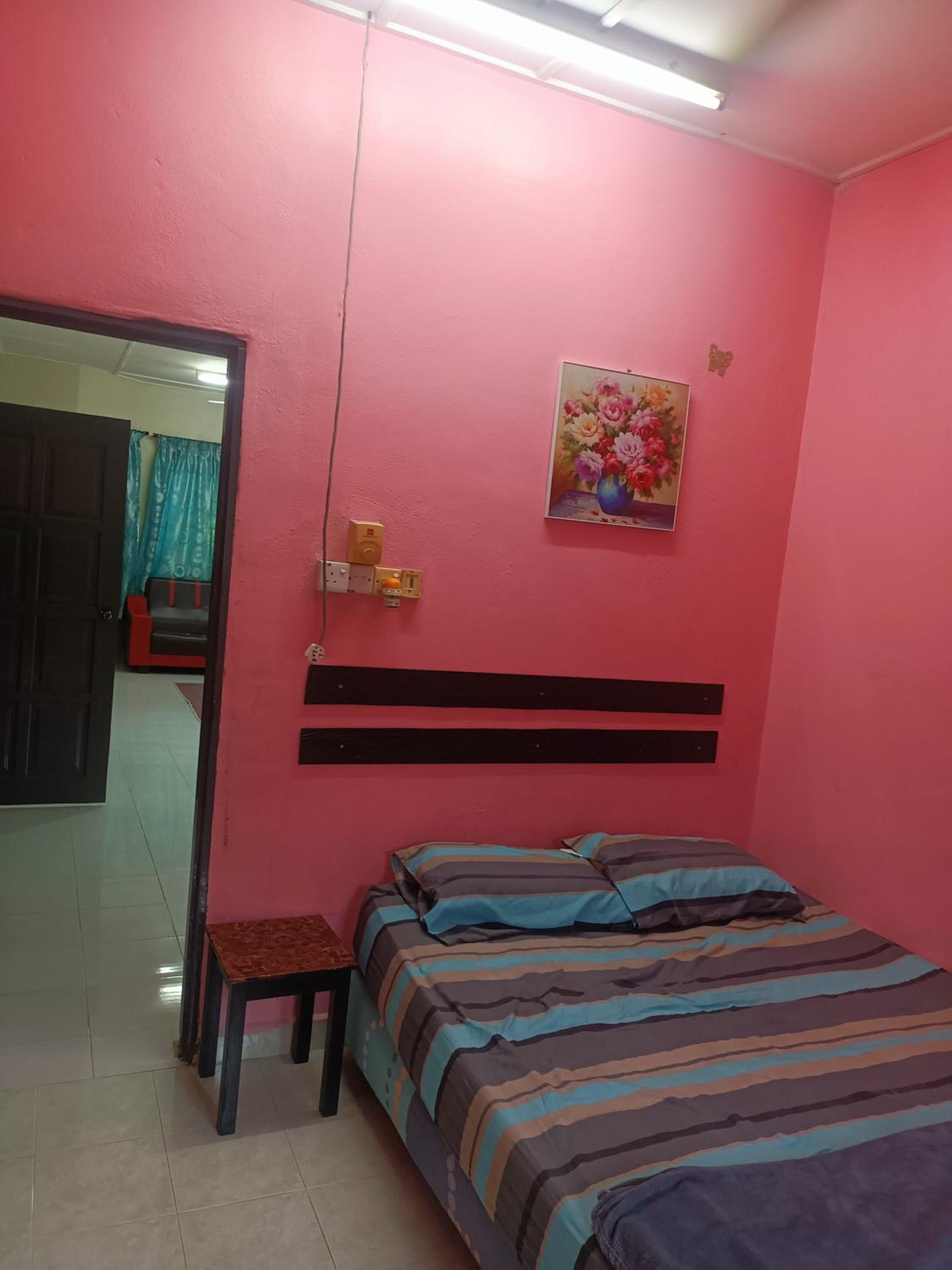 Saffira Homestay Near Universiti Malaya Education Centre -UMEC