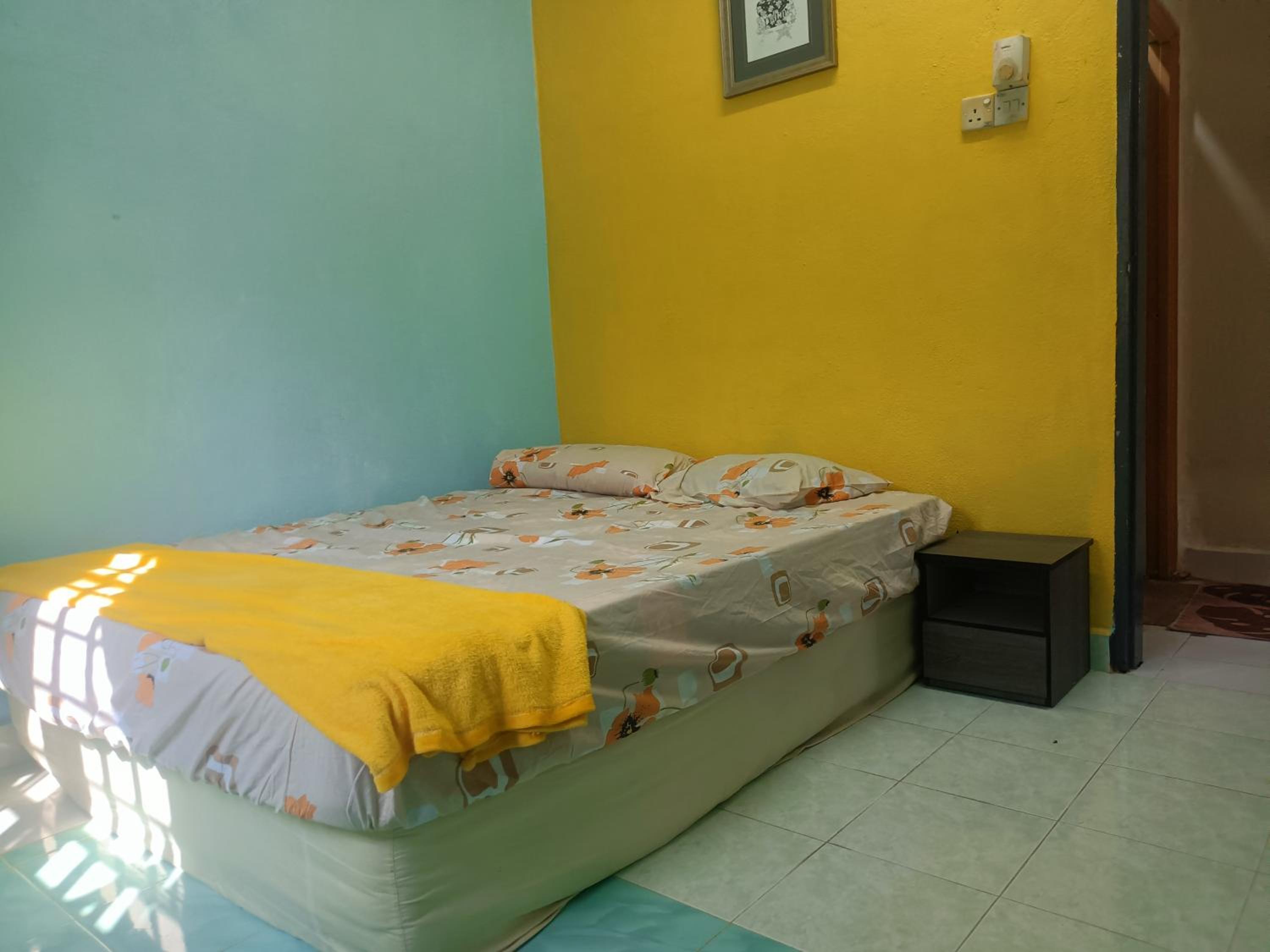 Saffira Homestay Near Universiti Malaya Education Centre -UMEC