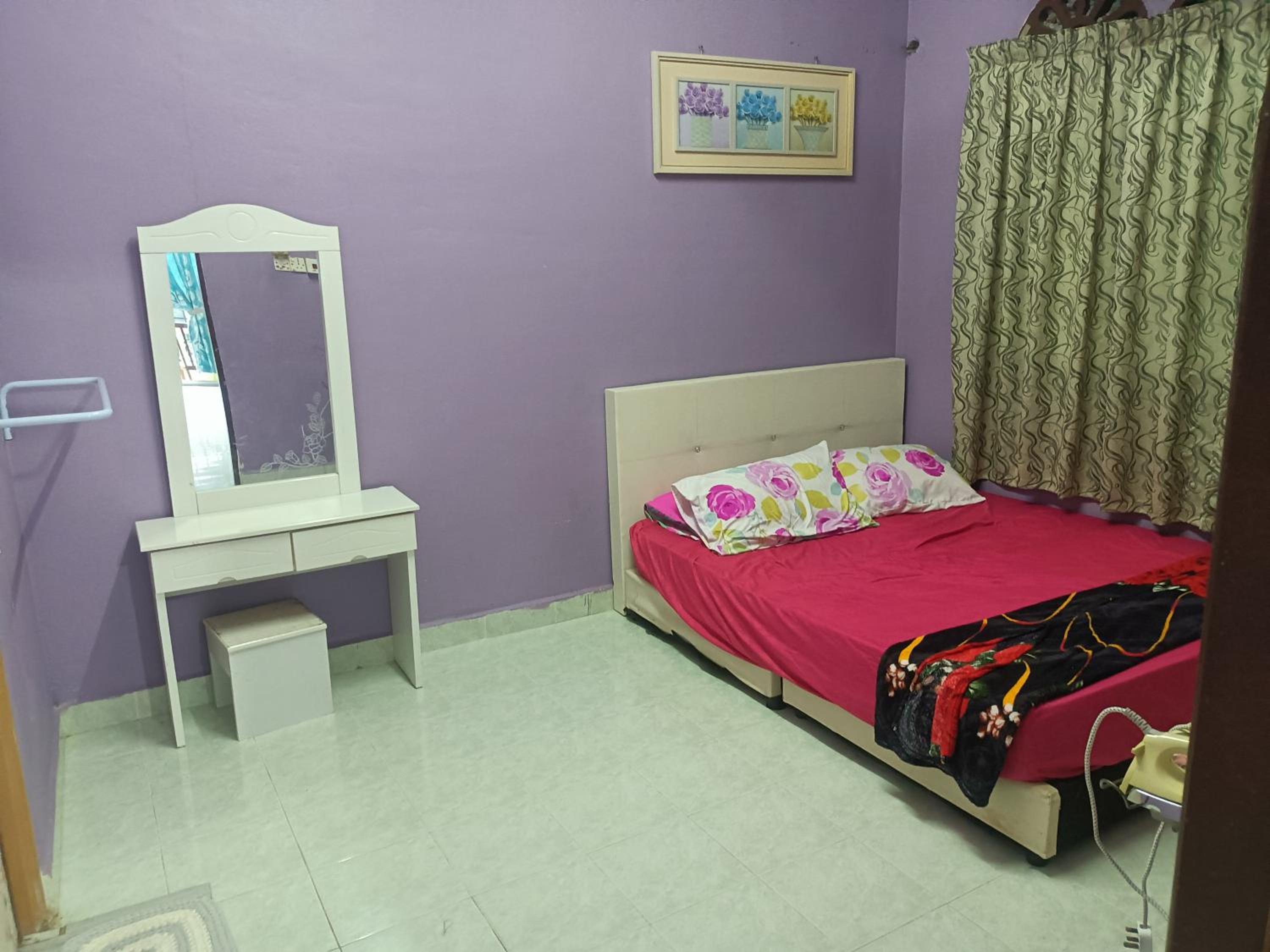 Saffira Homestay Near Universiti Malaya Education Centre -UMEC