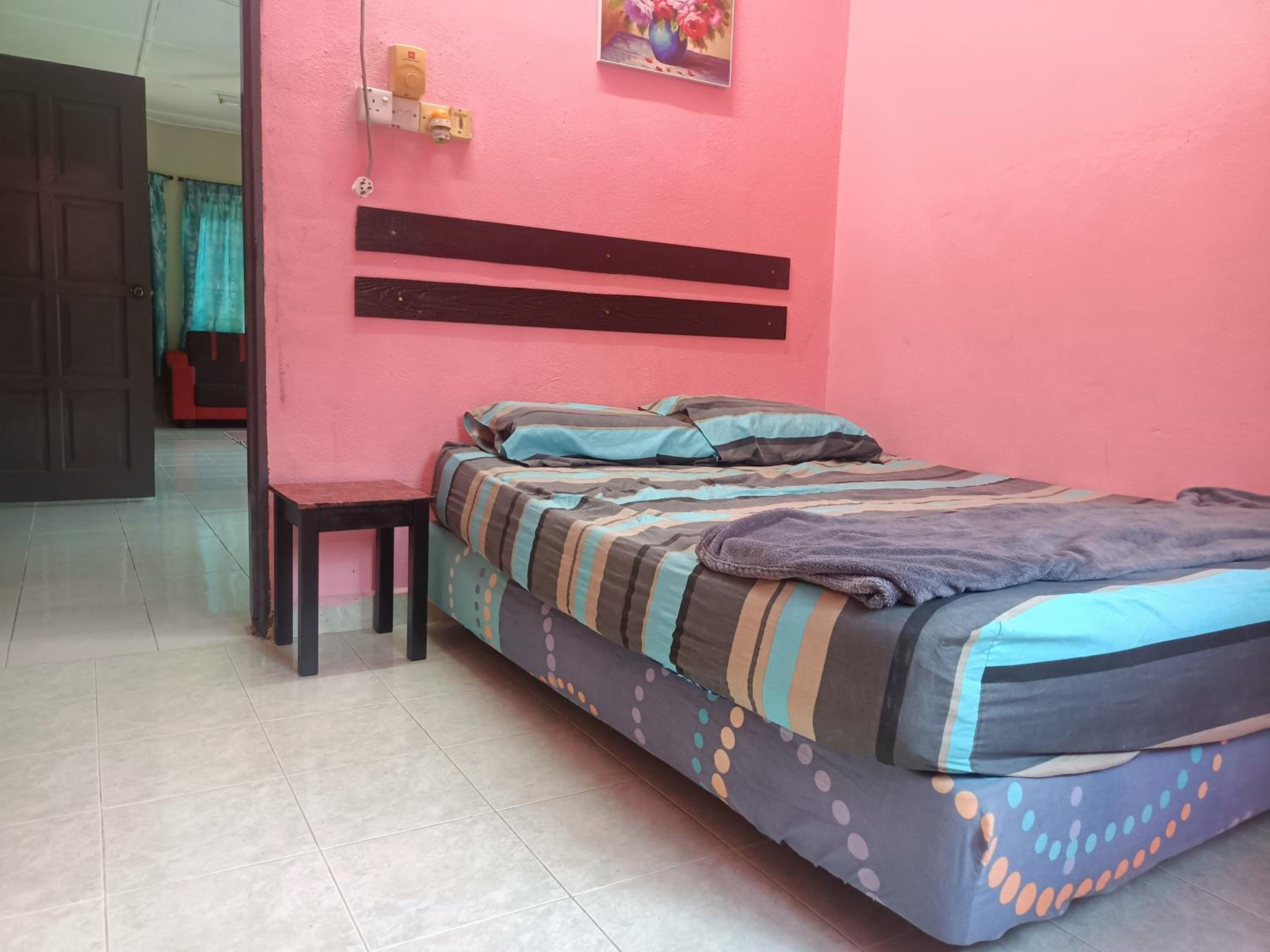 Saffira Homestay Near Universiti Malaya Education Centre -UMEC