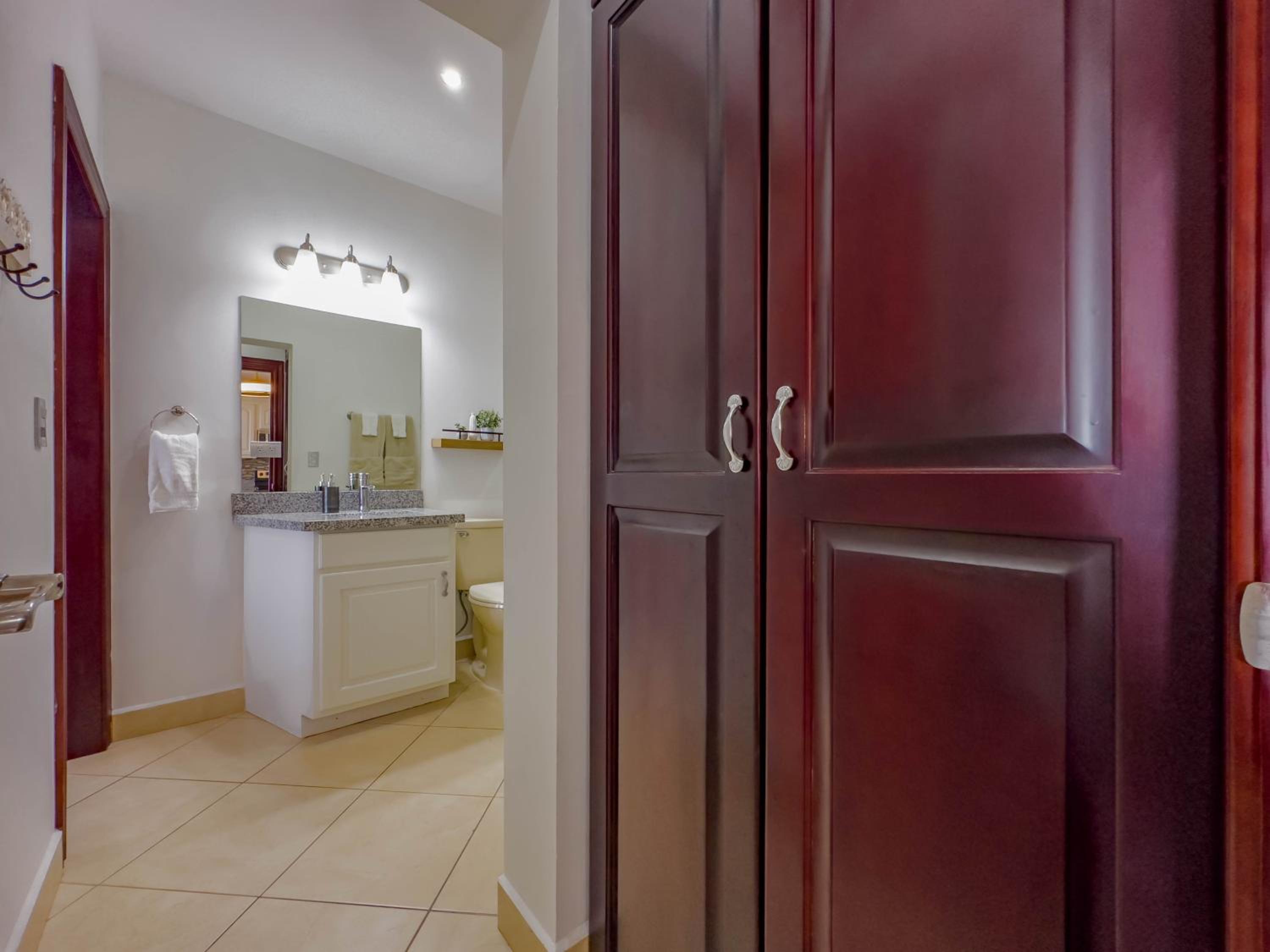 Ocean View Lux And Style Condo