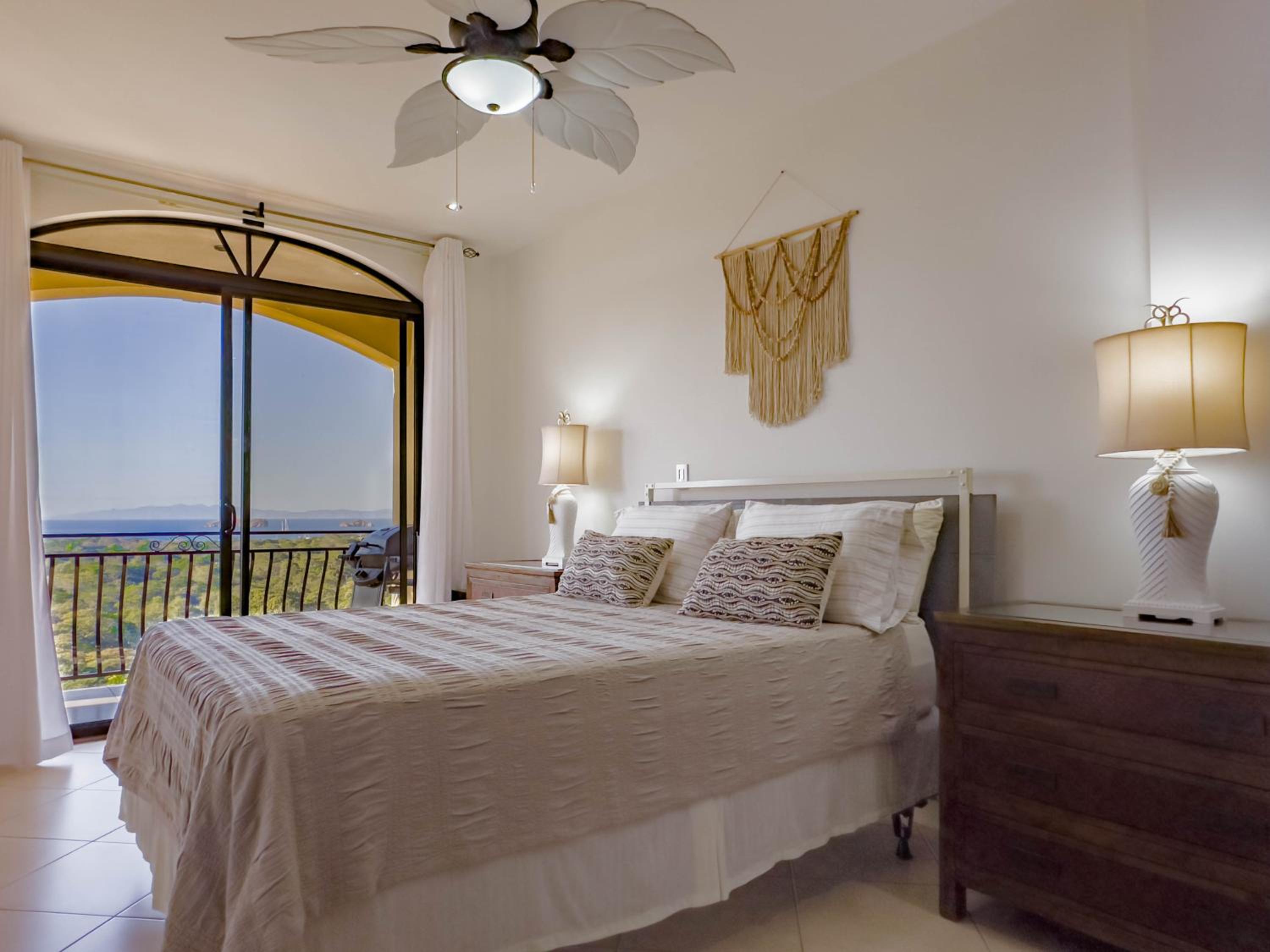 Ocean View Lux And Style Condo