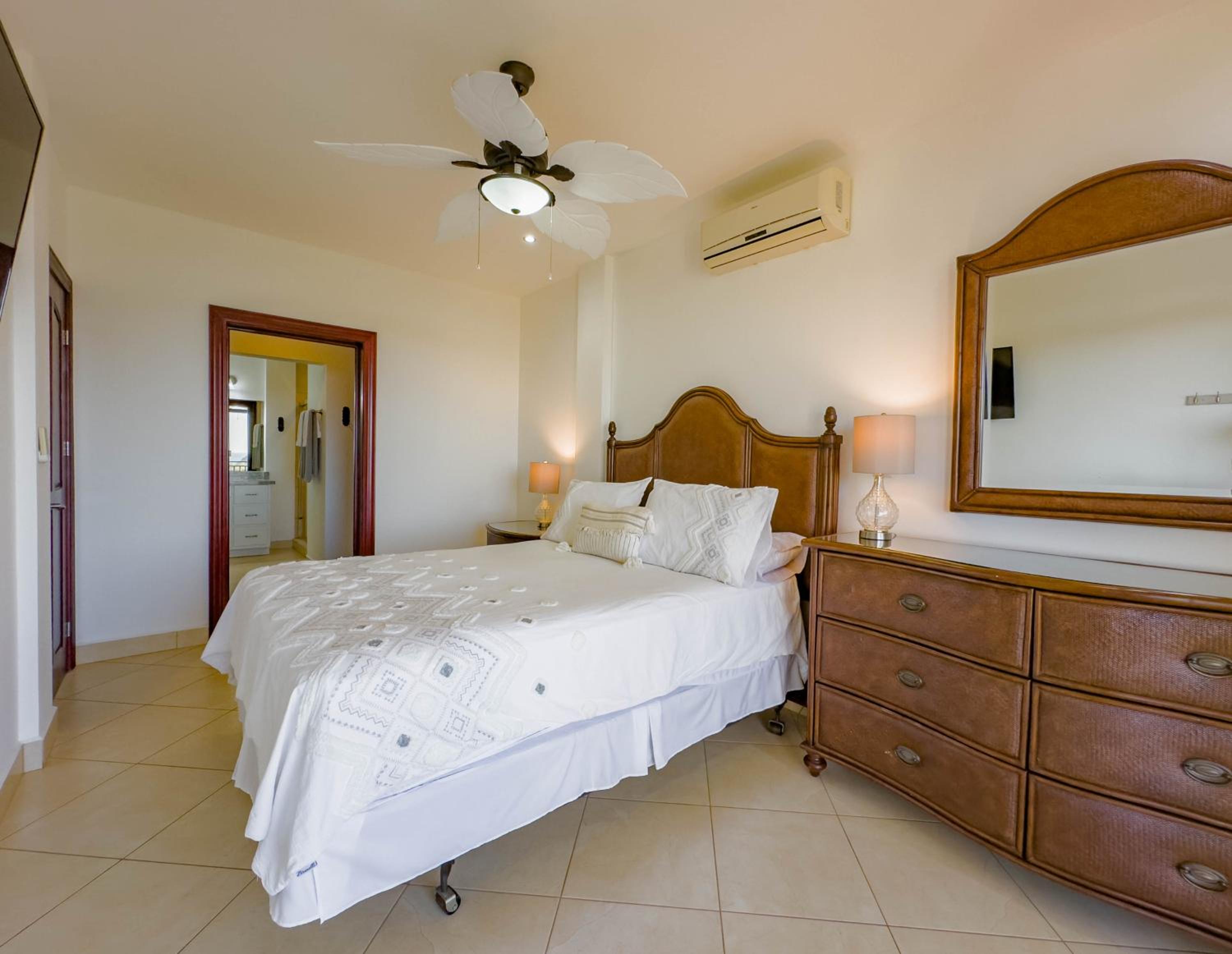 Ocean View Lux And Style Condo