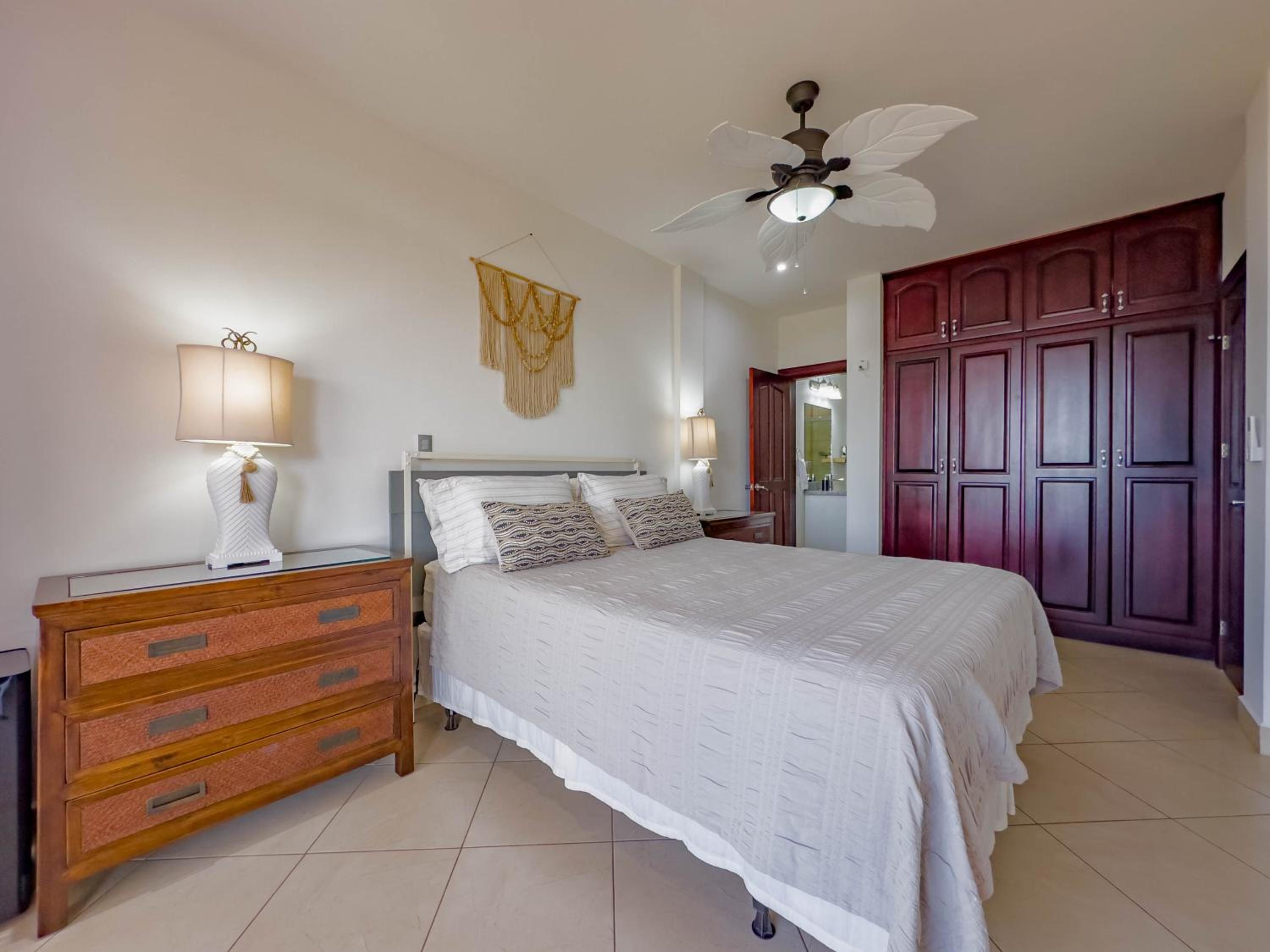 Ocean View Lux And Style Condo