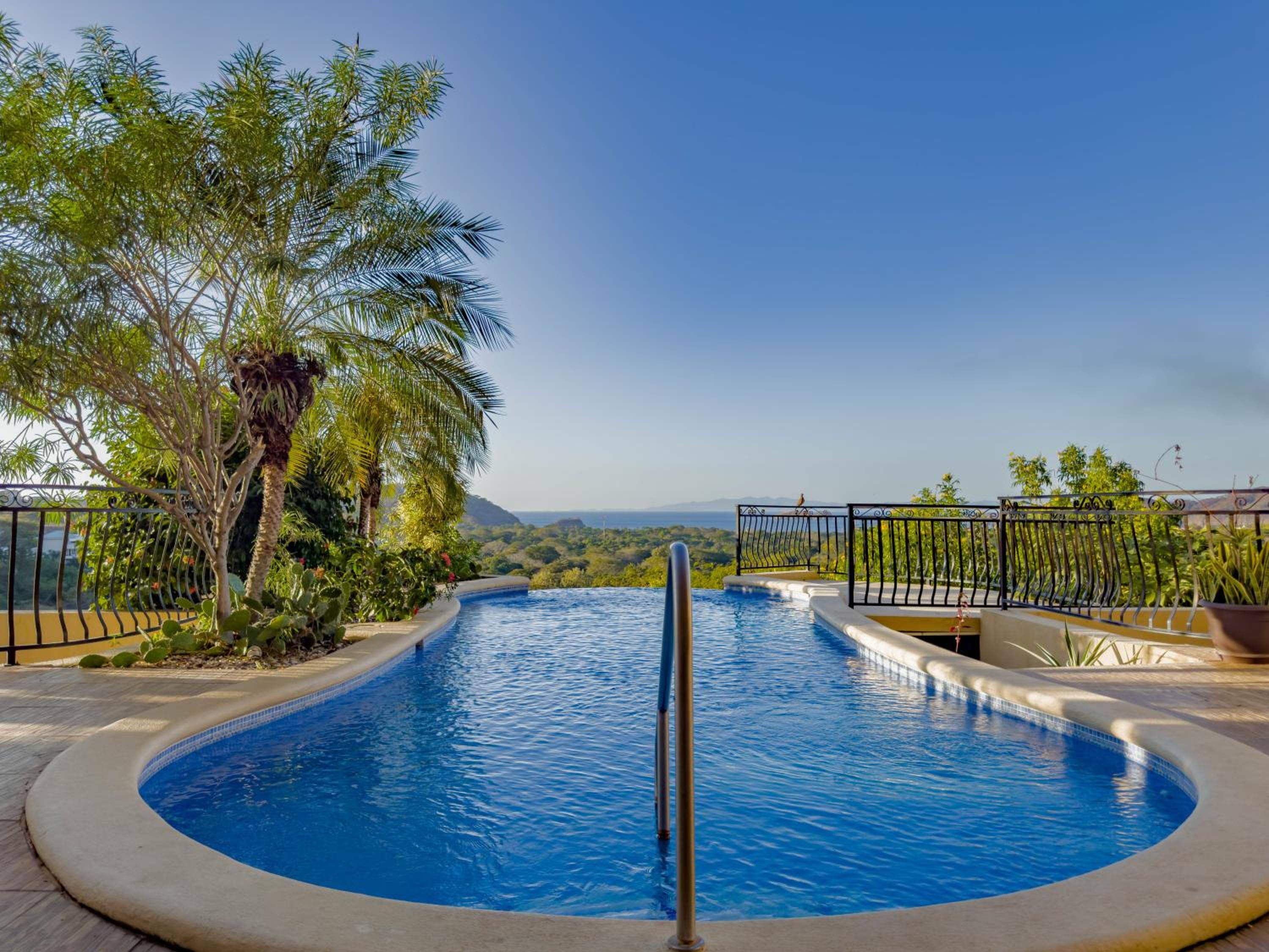 Ocean View Lux And Style Condo